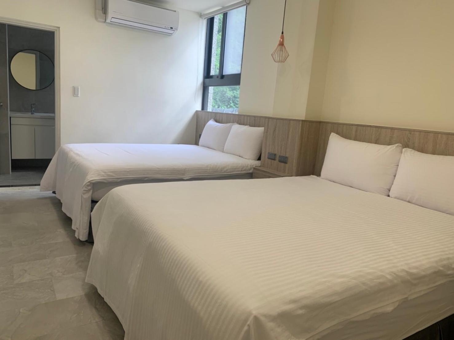 Quadruple Room with Private Bathroom