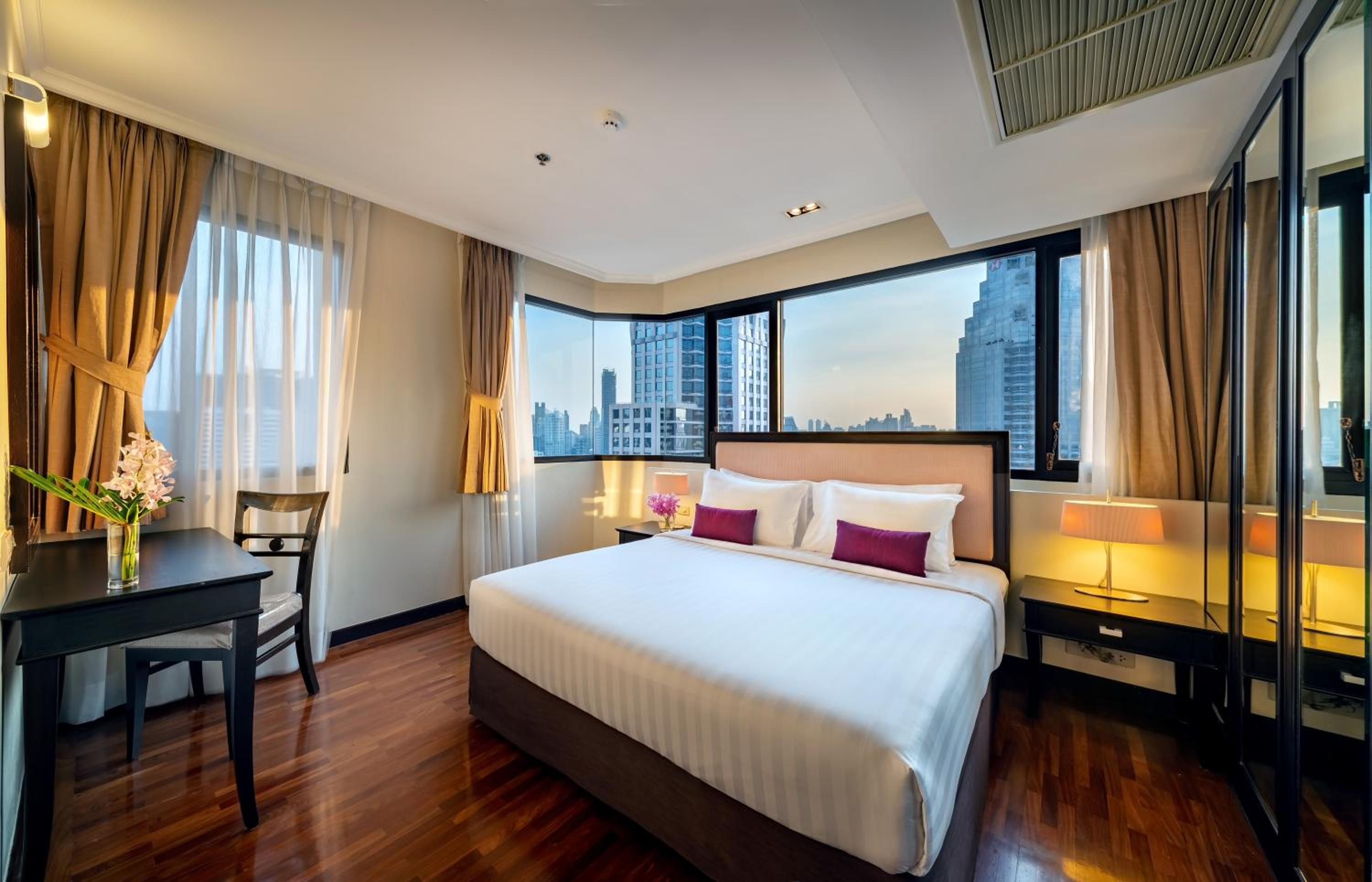 One Bedroom Corner Suite
