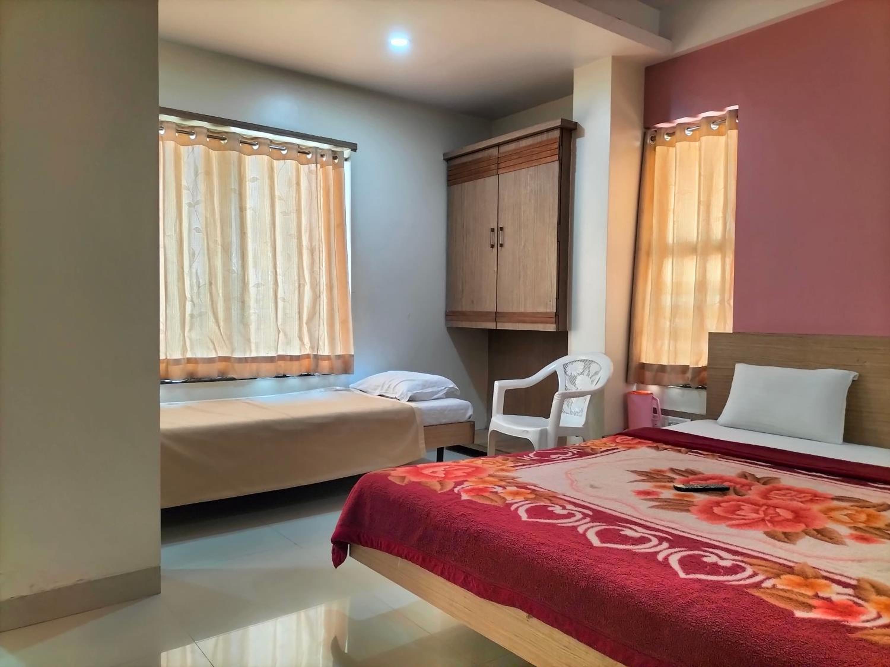 Deluxe Triple Room photo 2