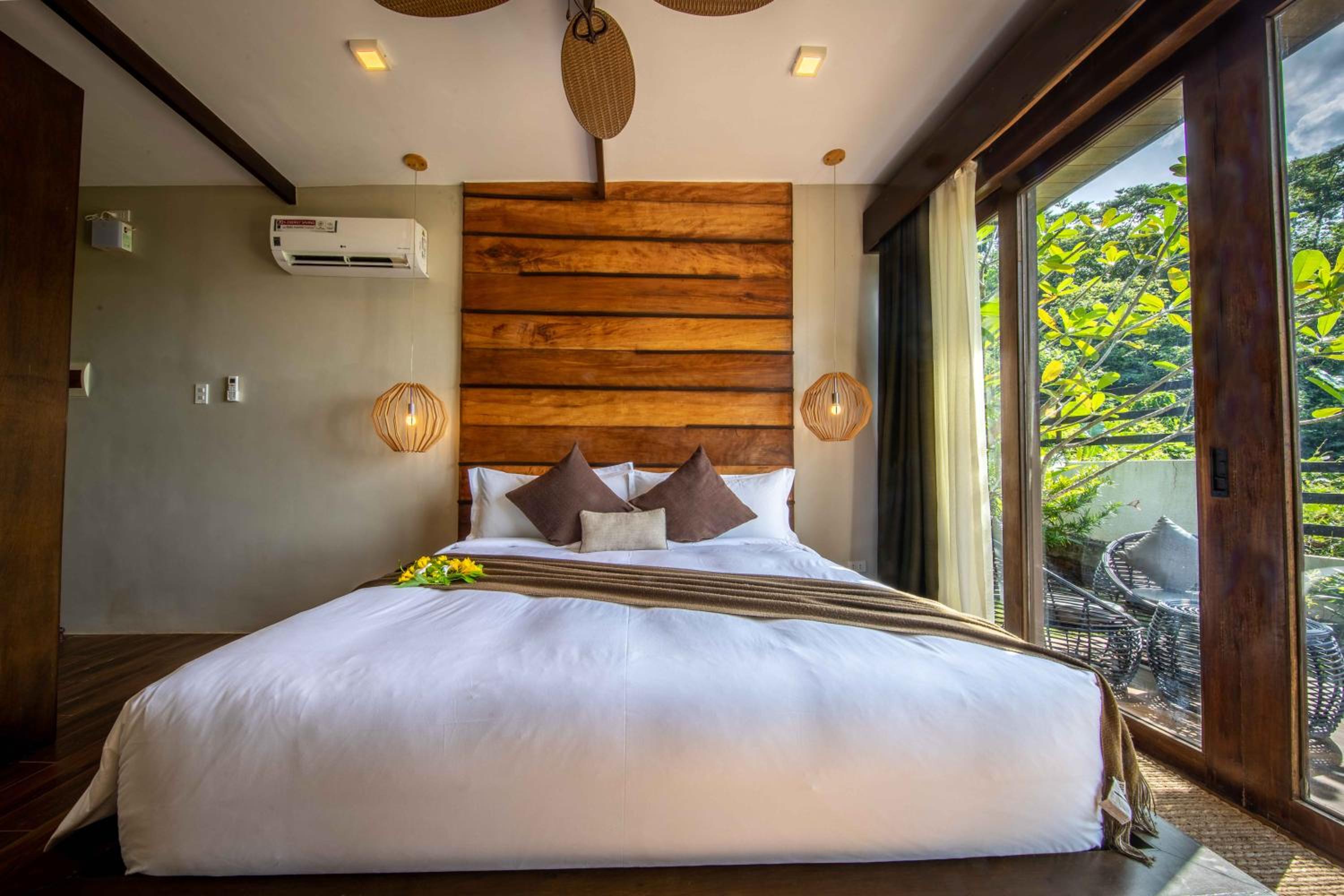Deluxe Bungalow with Sea View - Photo 10