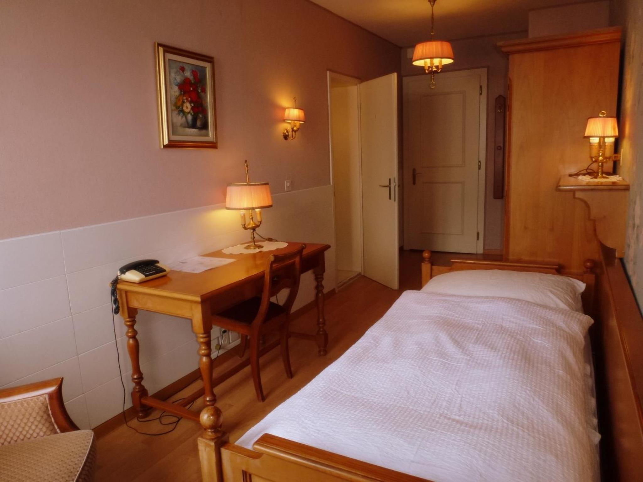 Single Room photo 3