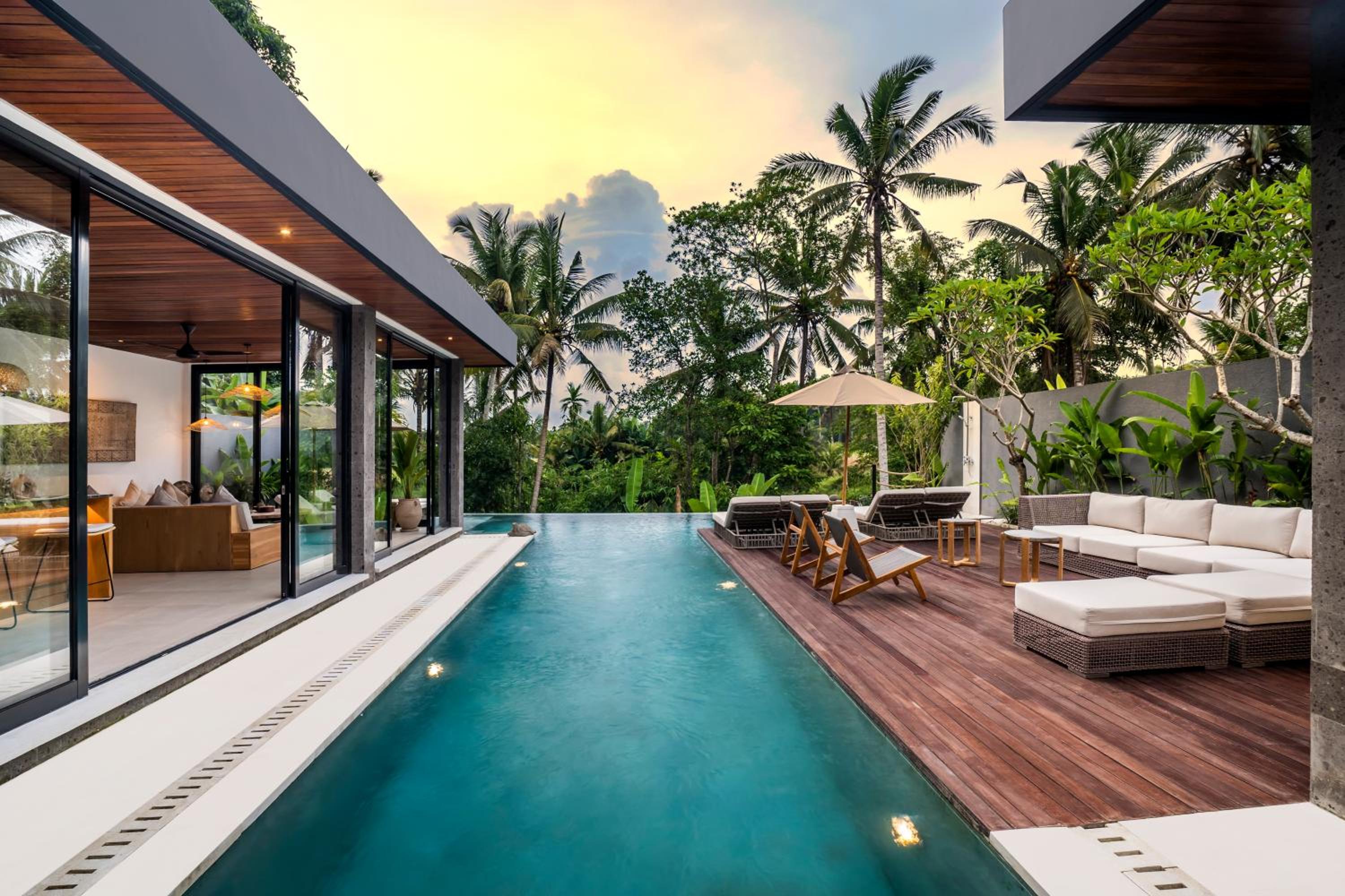 Villa - Photo 2
