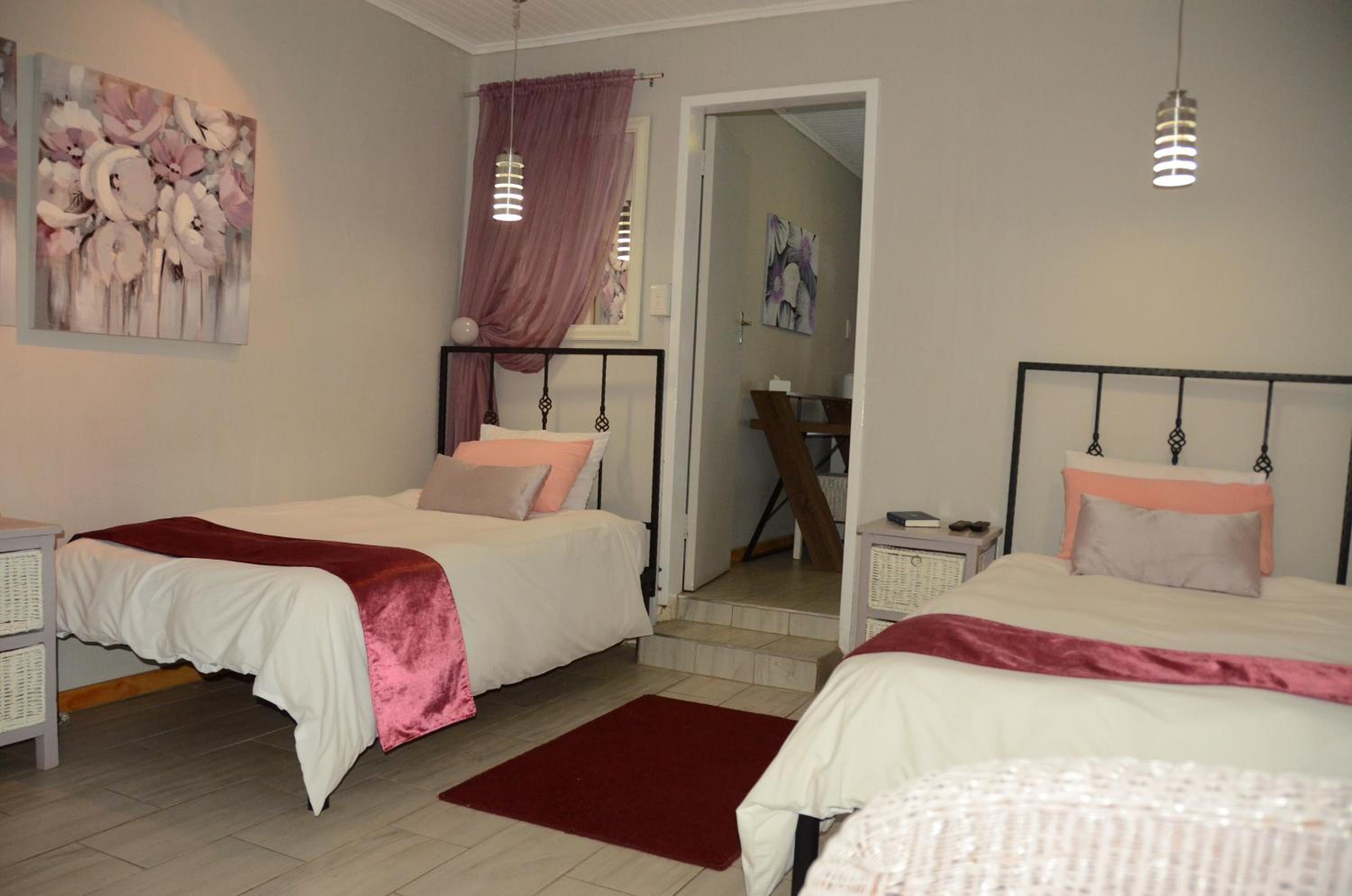 Budget Twin Room photo 2