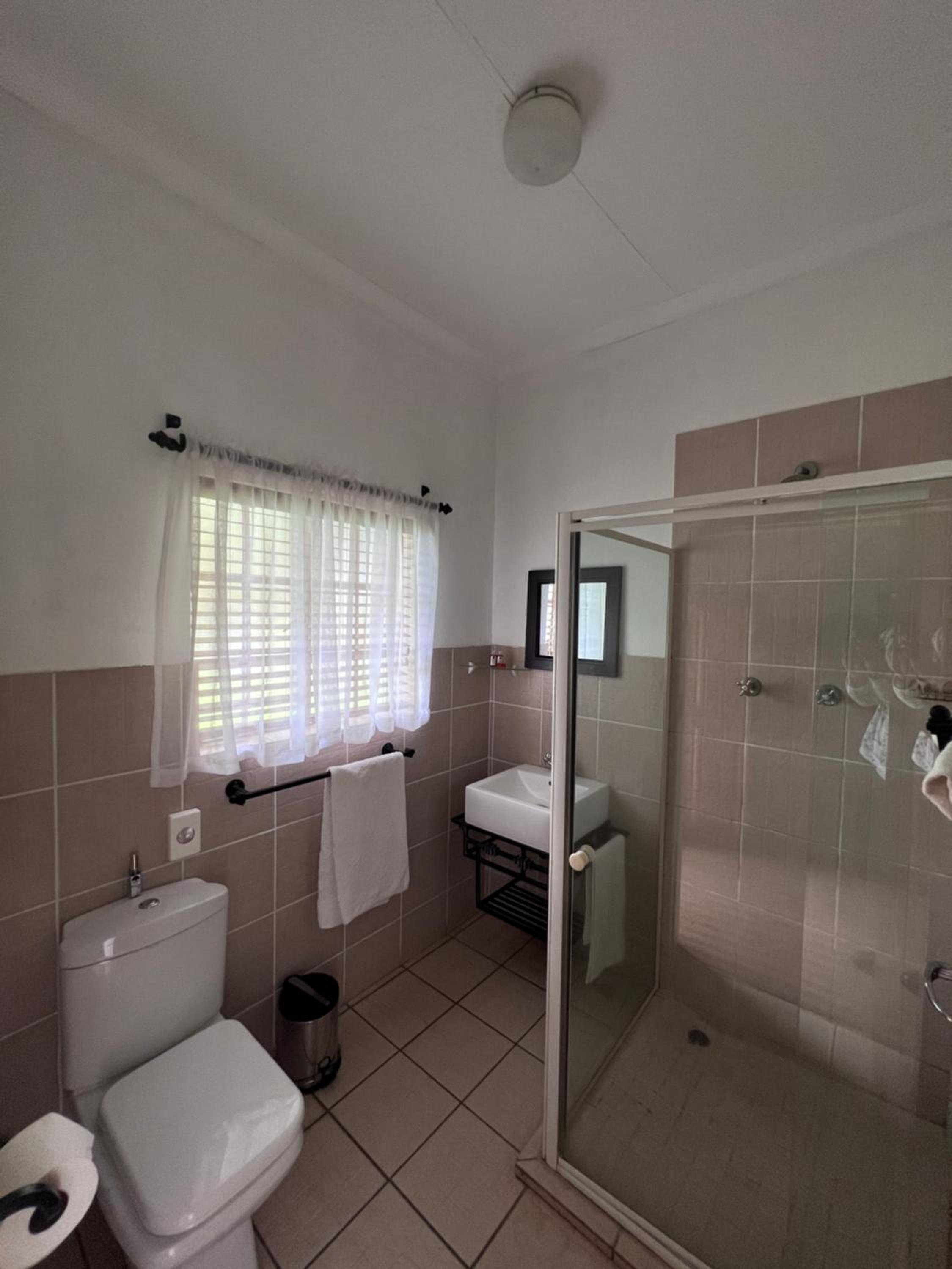Double or Twin Room with Garden View photo 2