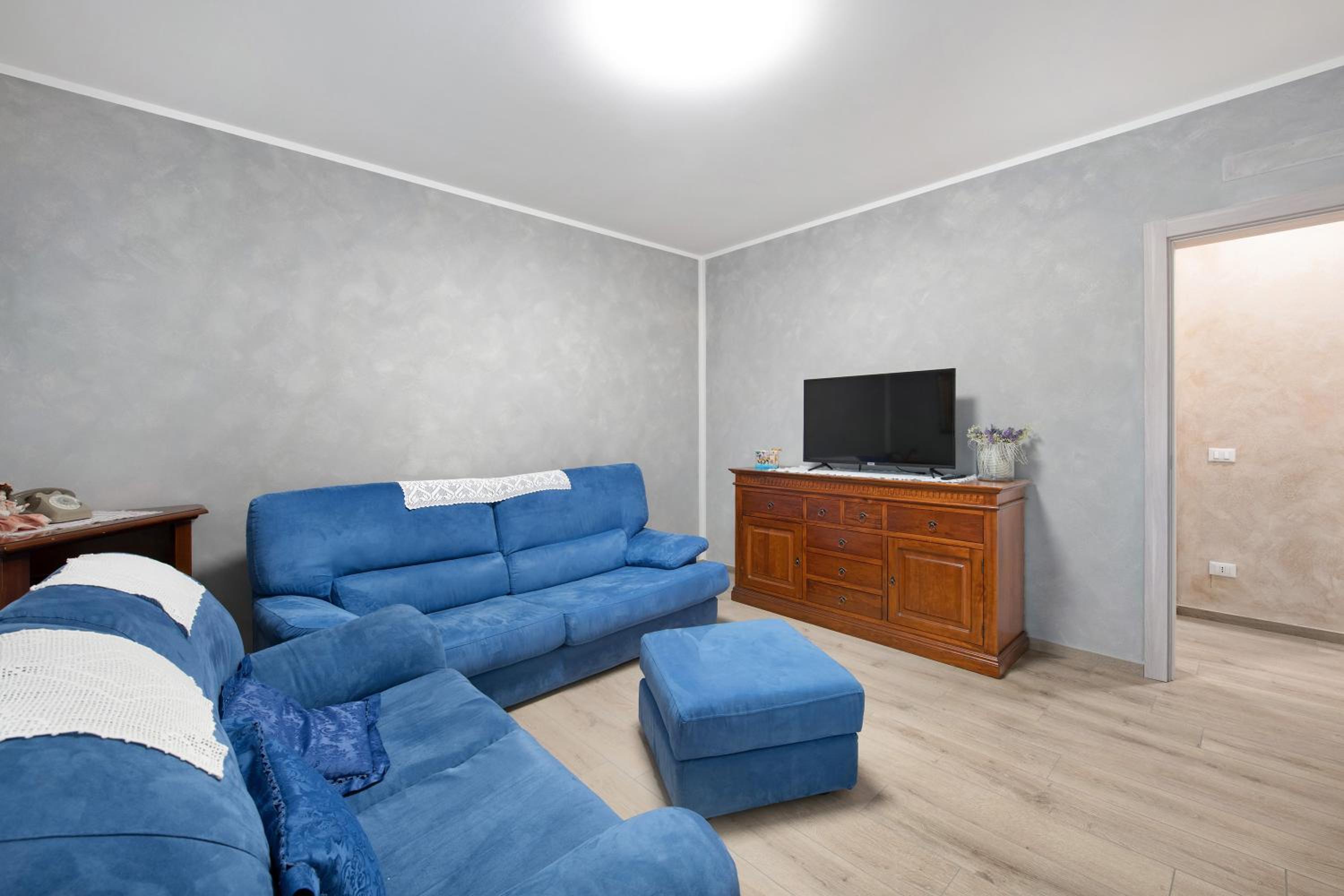 Two-Bedroom Deluxe Apartment with Garden View