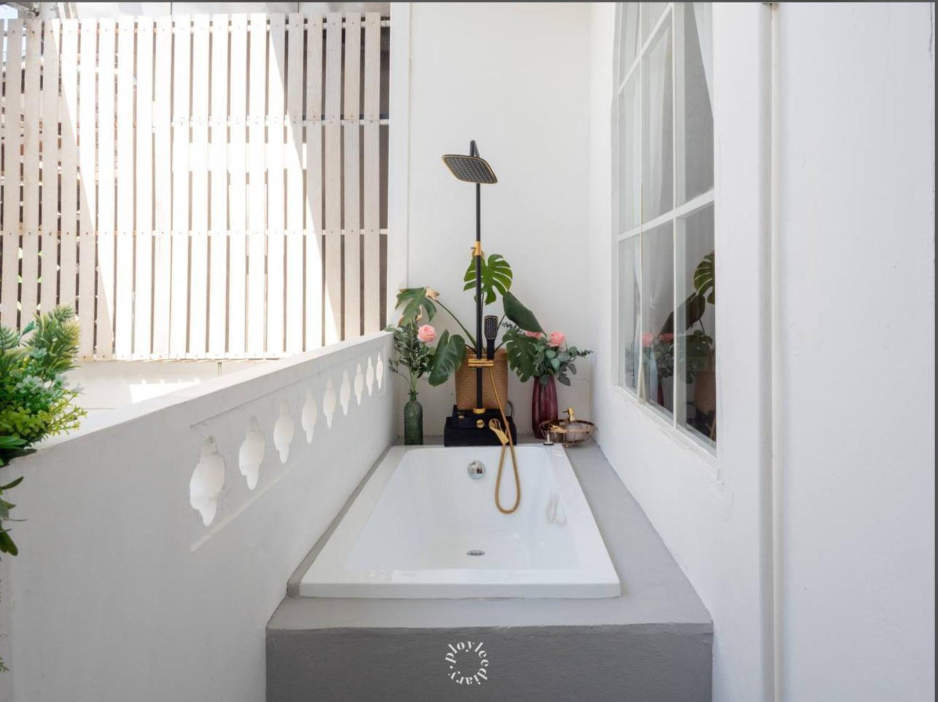 Suite with Balcony - Photo 15