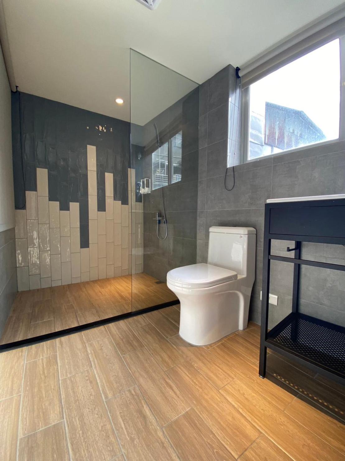 Deluxe Double Room with Window photo 2