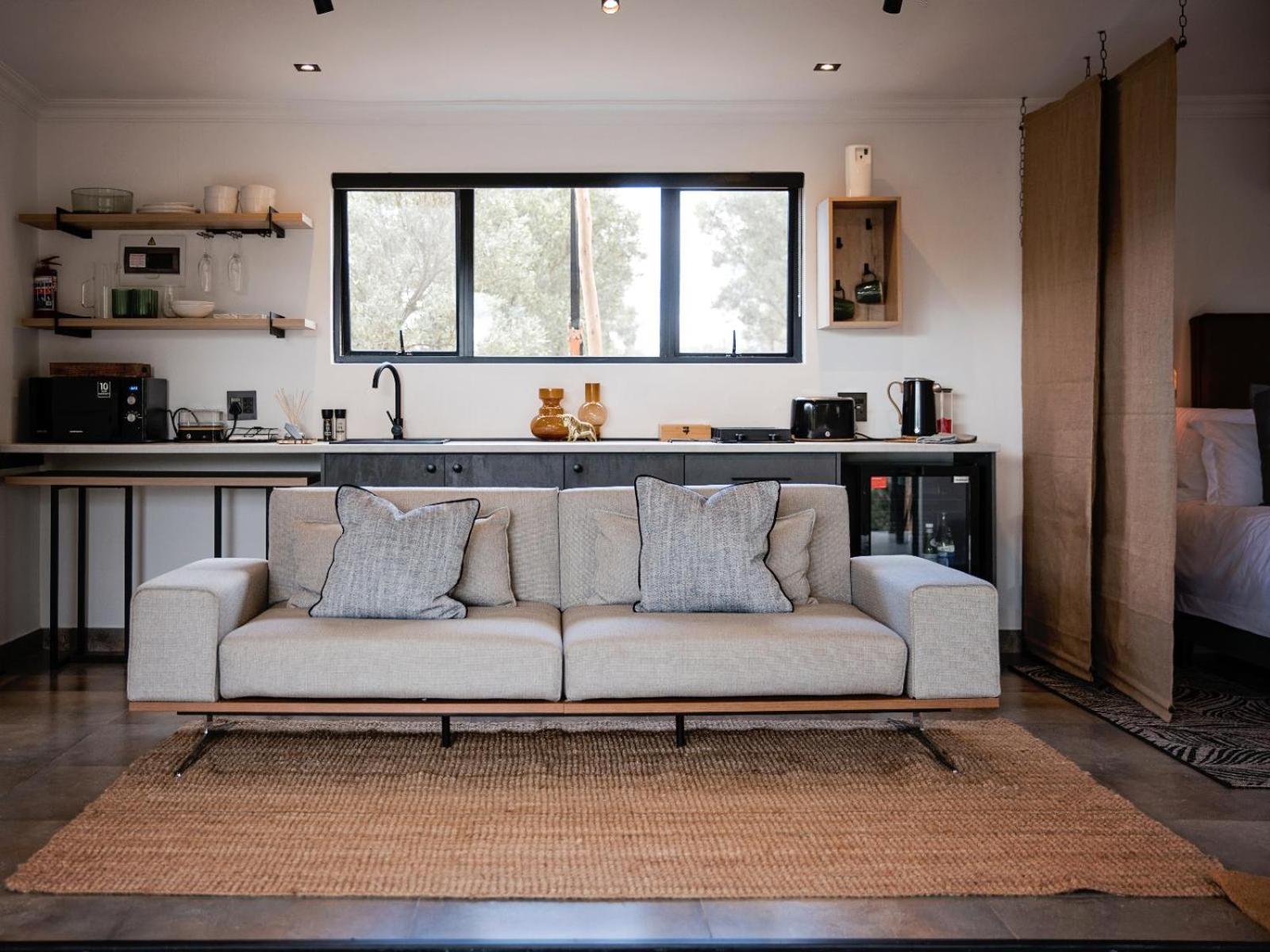 Deluxe Queen Suite