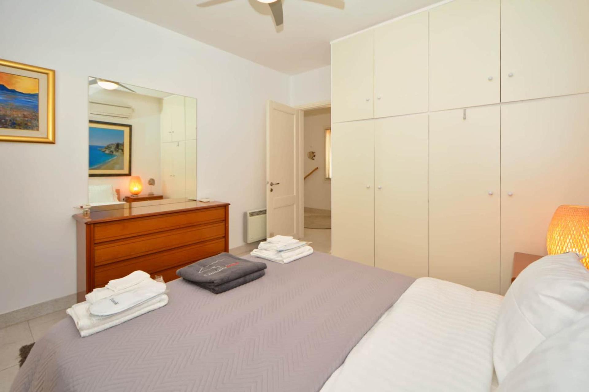 Three-Bedroom Villa photo 1
