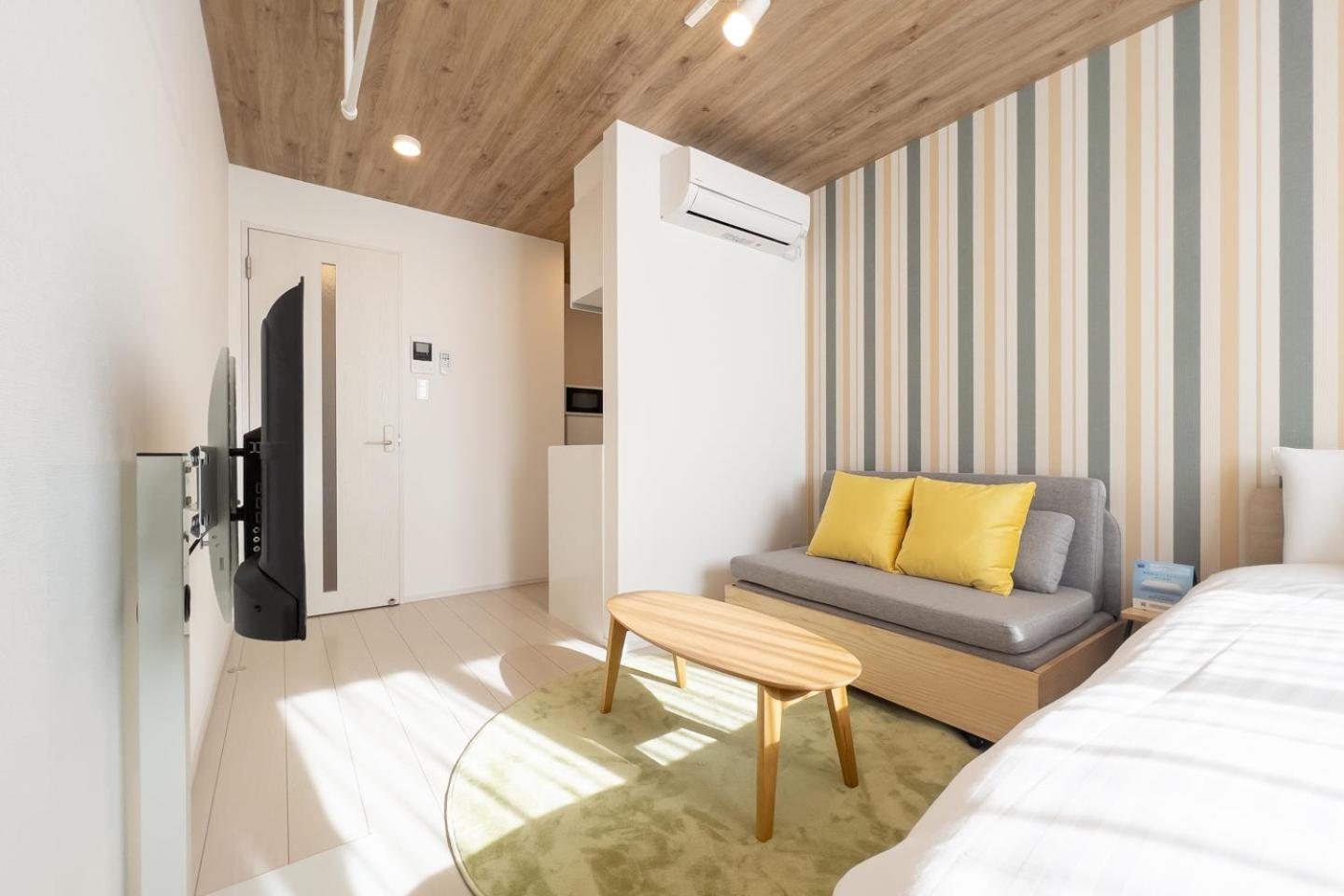 One-Bedroom Apartment photo 2