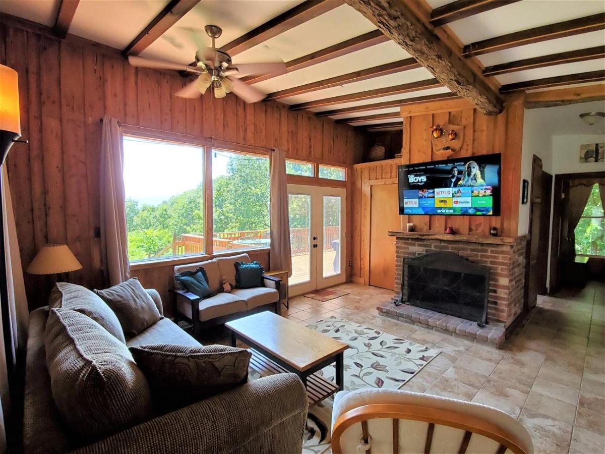 Two-Bedroom Holiday Home photo 2