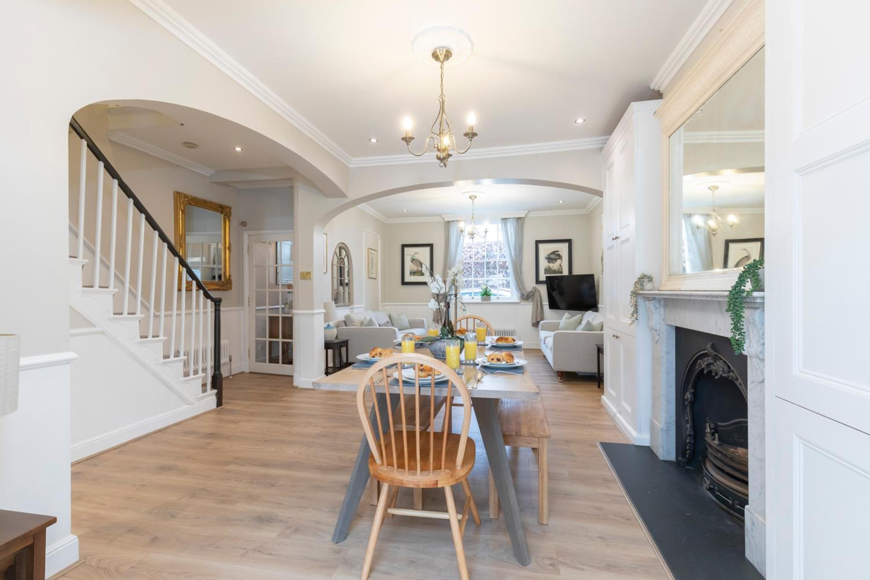 Four-Bedroom House photo 2