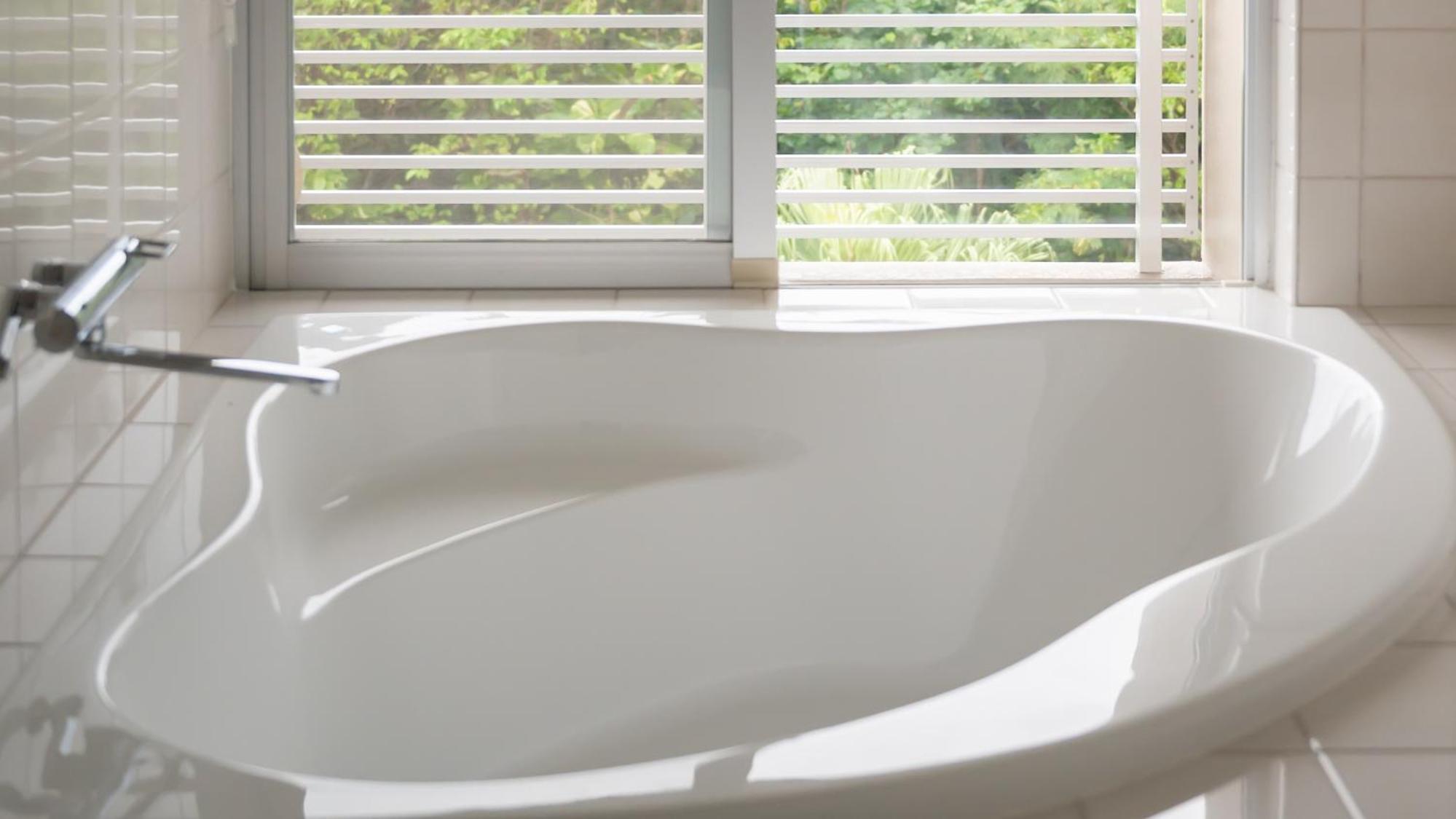 Standard Room with Garden View (Private Jacuzzi, Washing Machine) - Photo 2