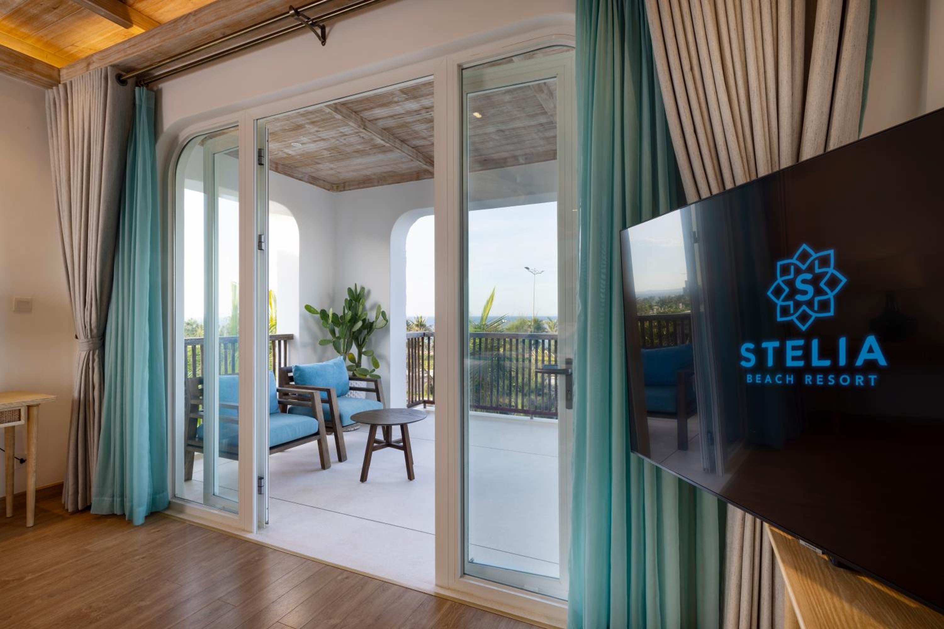 Three-Bedroom Pool Villa with Ocean View - Photo 5