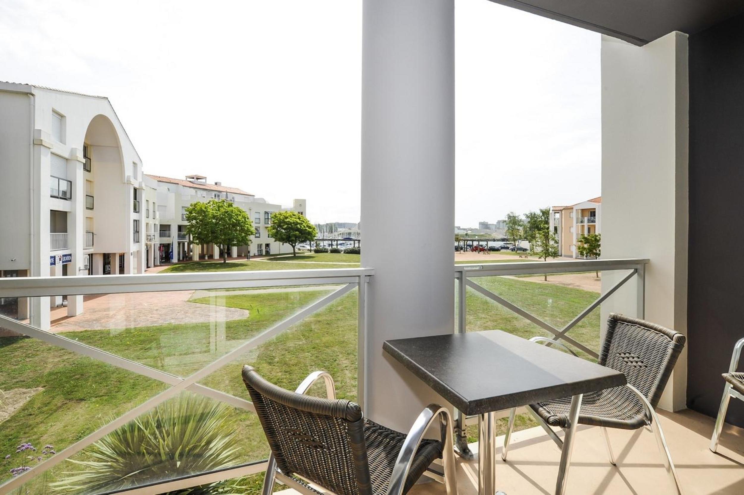 Suite with Harbor View - Photo 5
