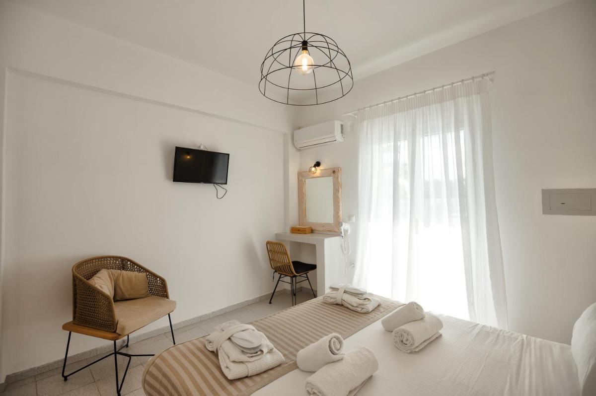 Double Room with Pool View photo 1