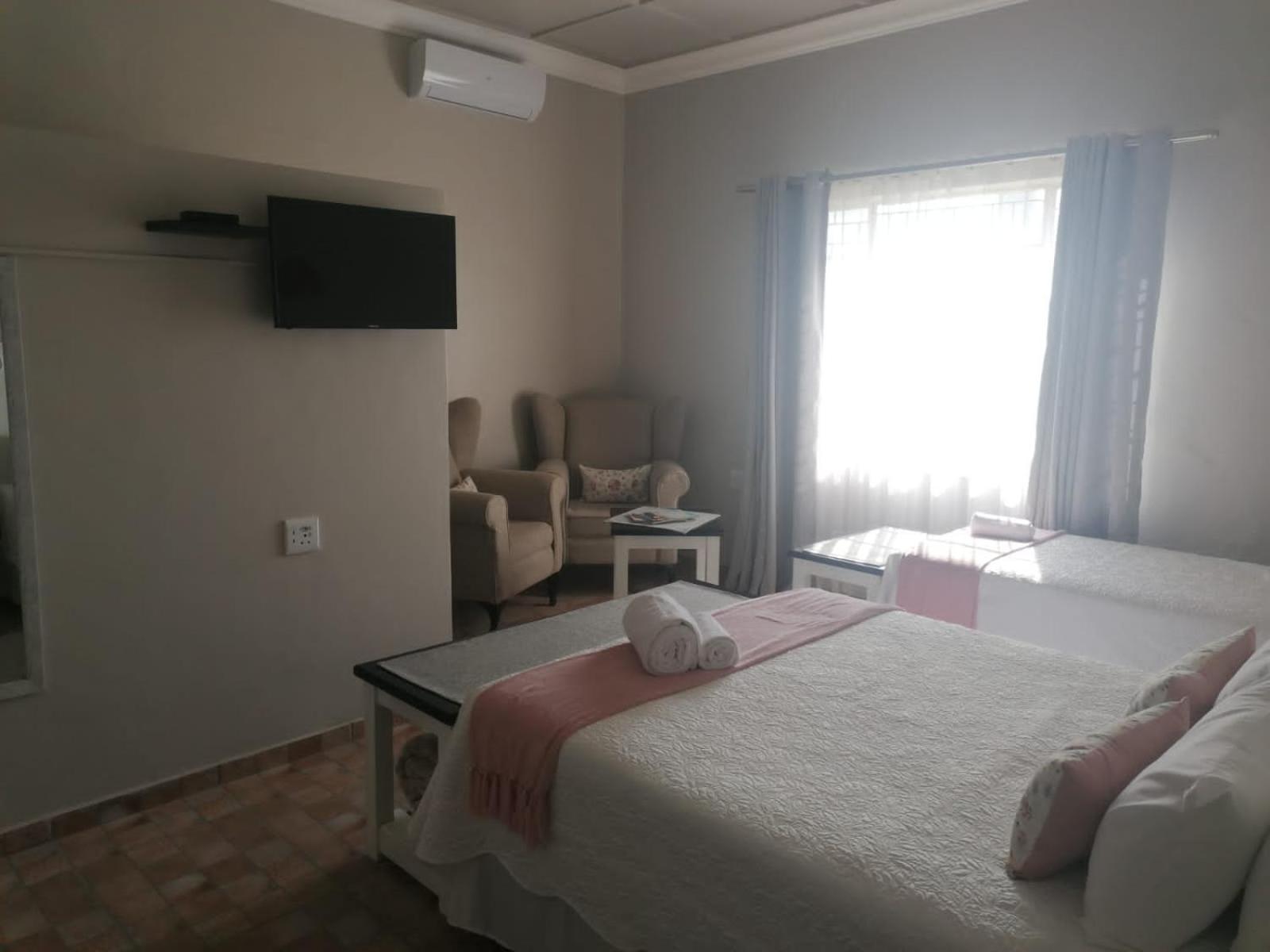 Family Room - Photo 3