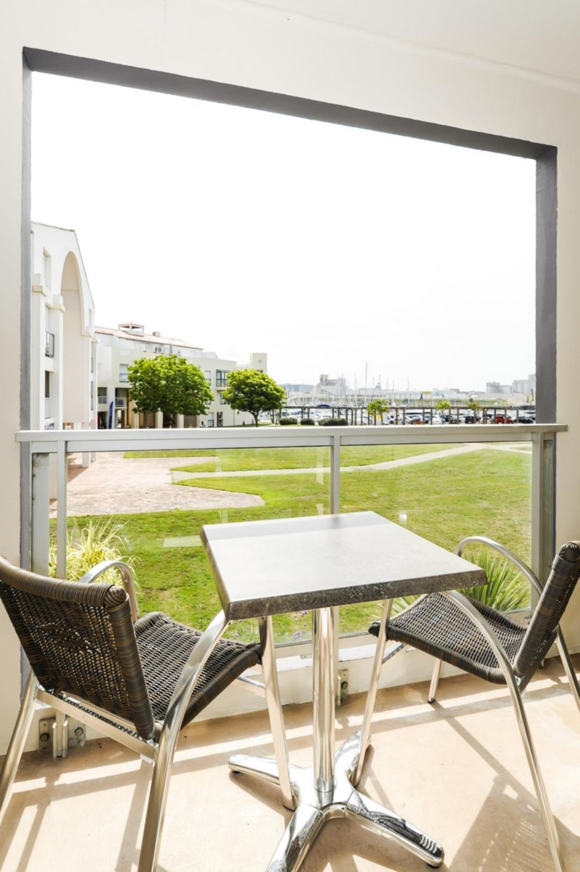 Double Room with Harbor View - Photo 6