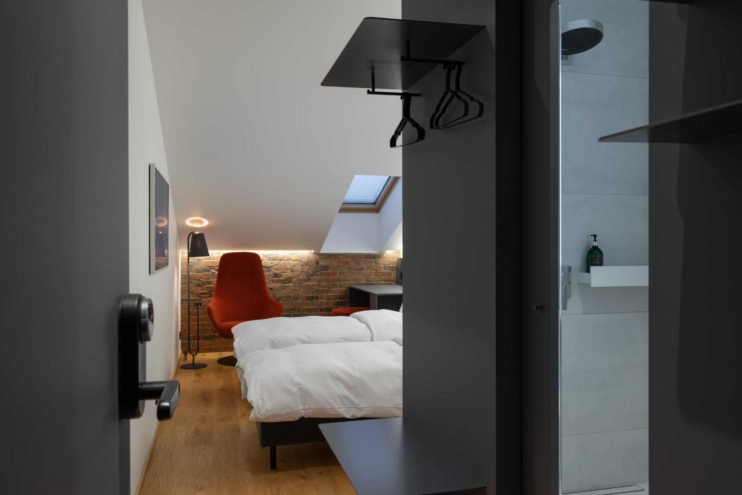 Superior Twin Room - Photo 6