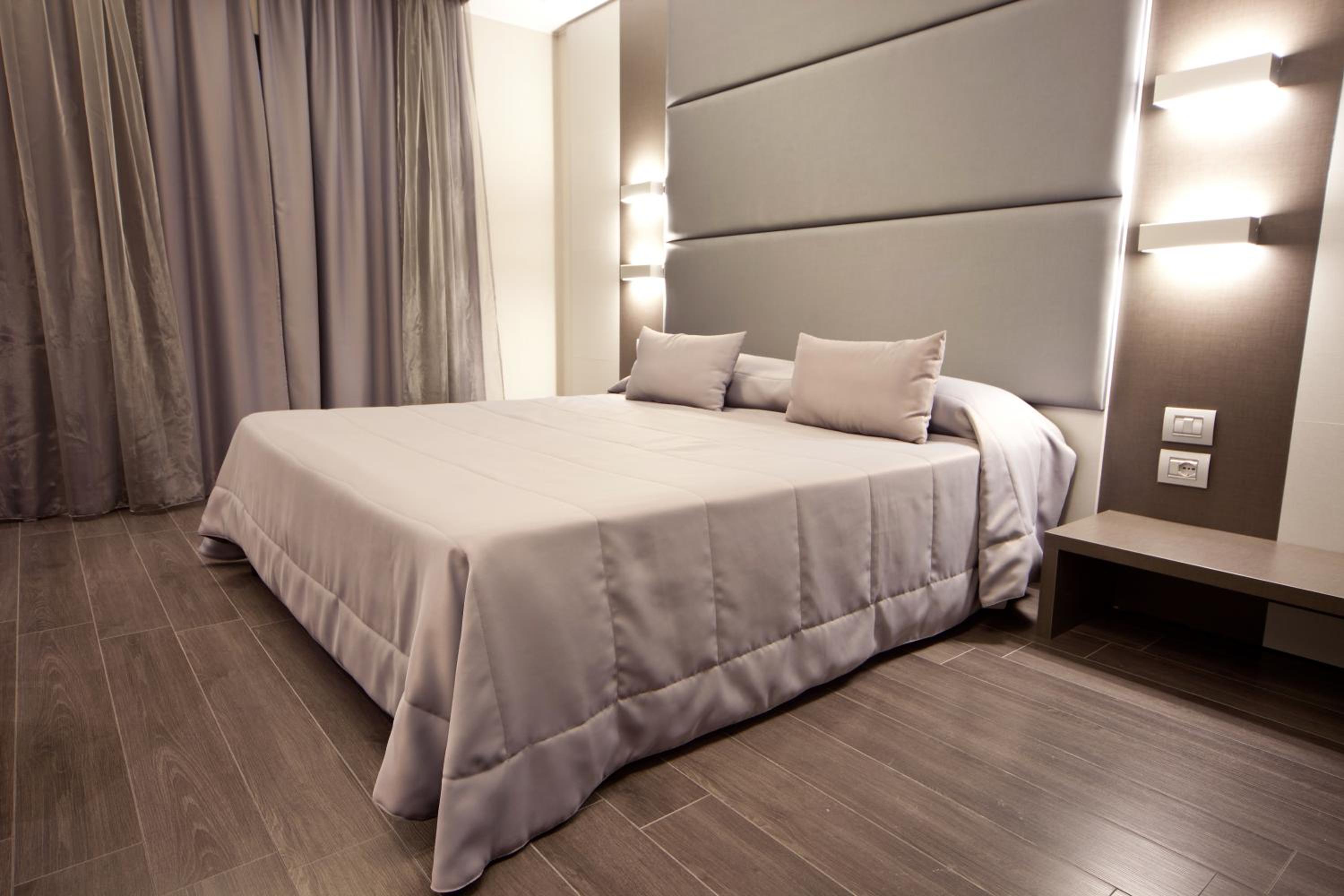 Double Room - Photo 3