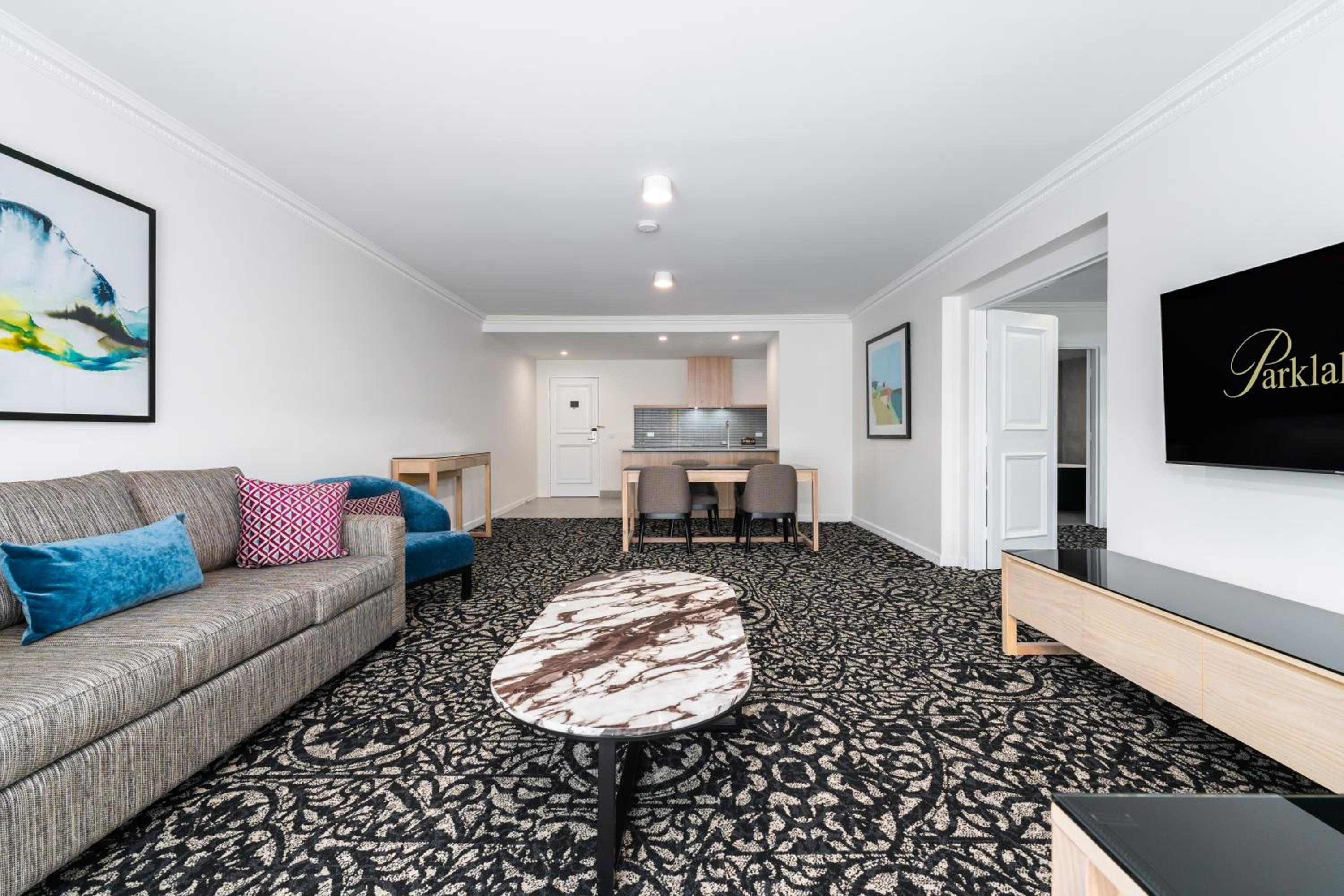 Grand 1-Bedroom Apartment - Photo 6