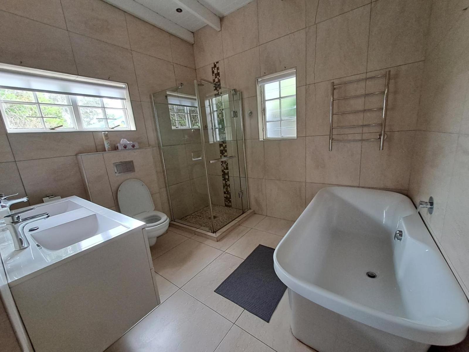 Deluxe Double Room - Photo 9