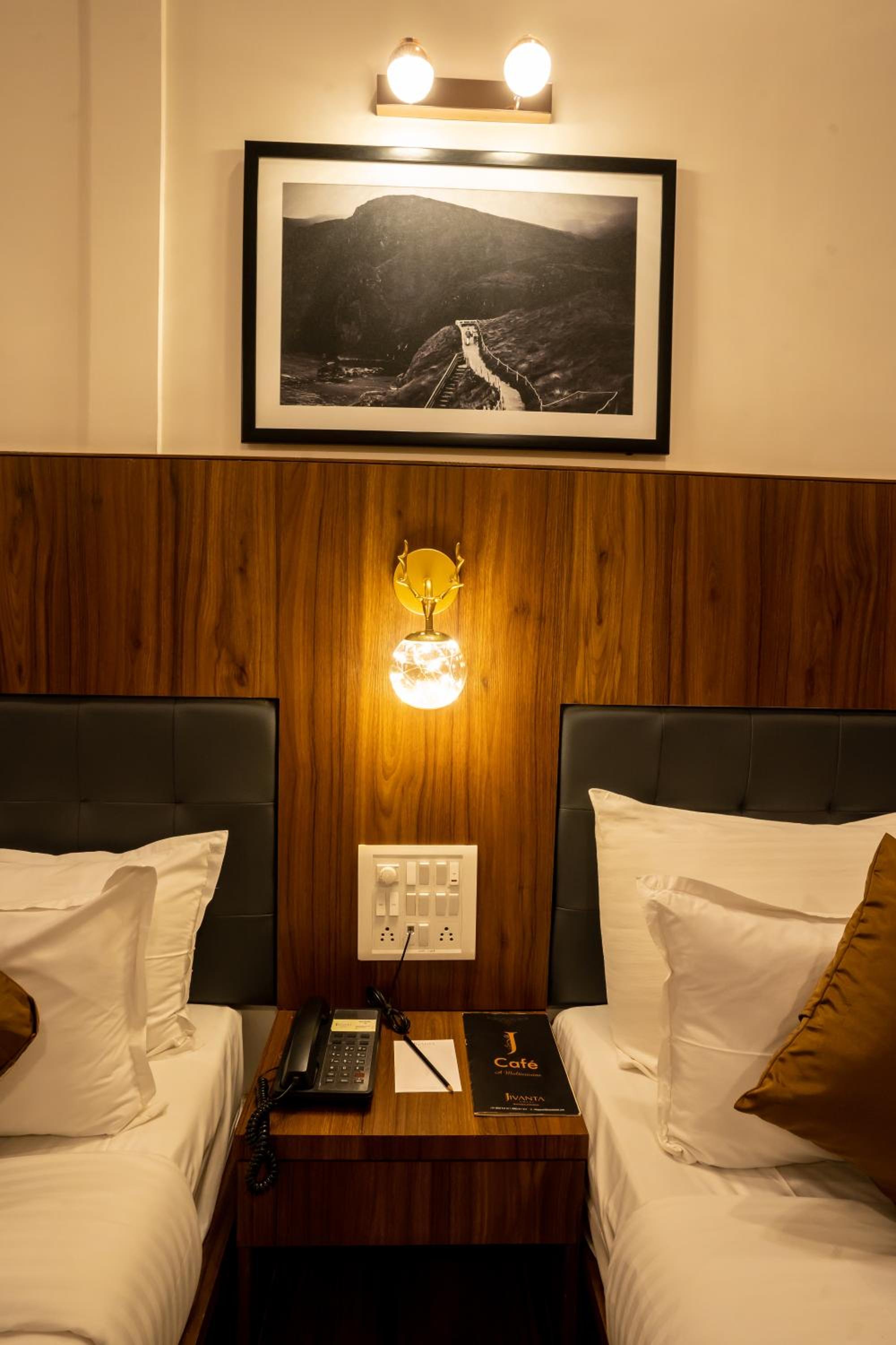 Premium Suite with Valley View