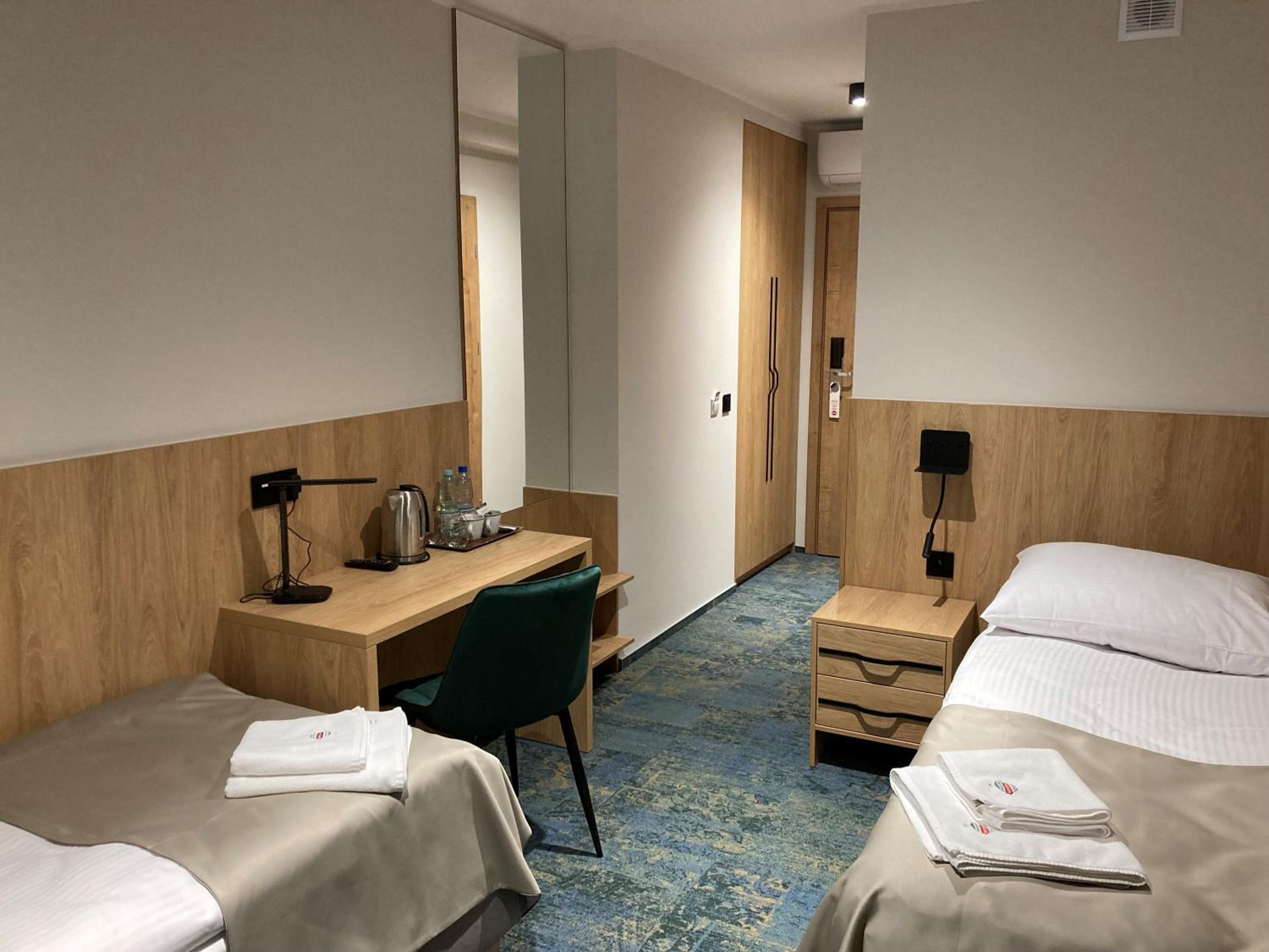 Deluxe Twin Room - Photo 2
