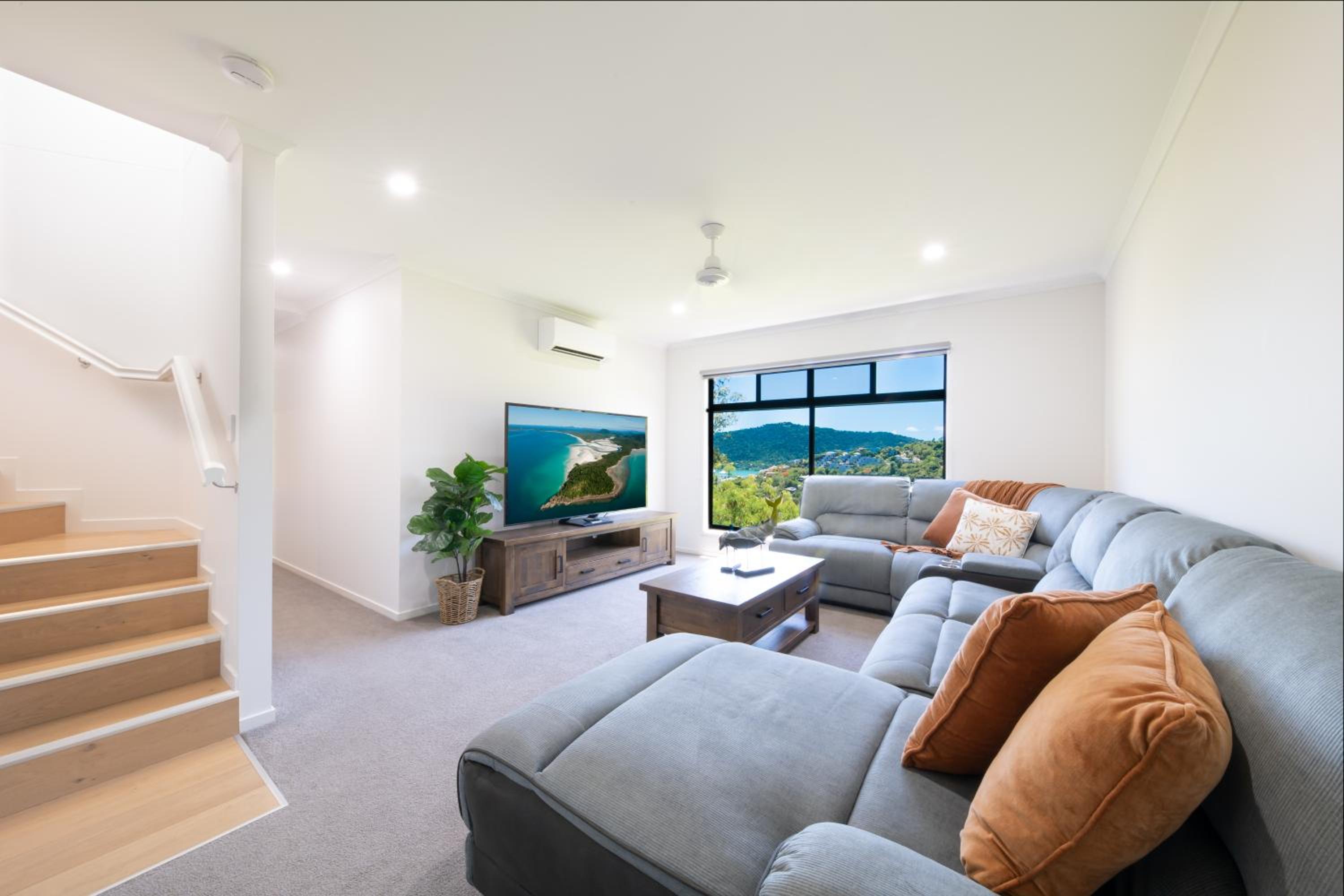 Four-Bedroom House photo 3