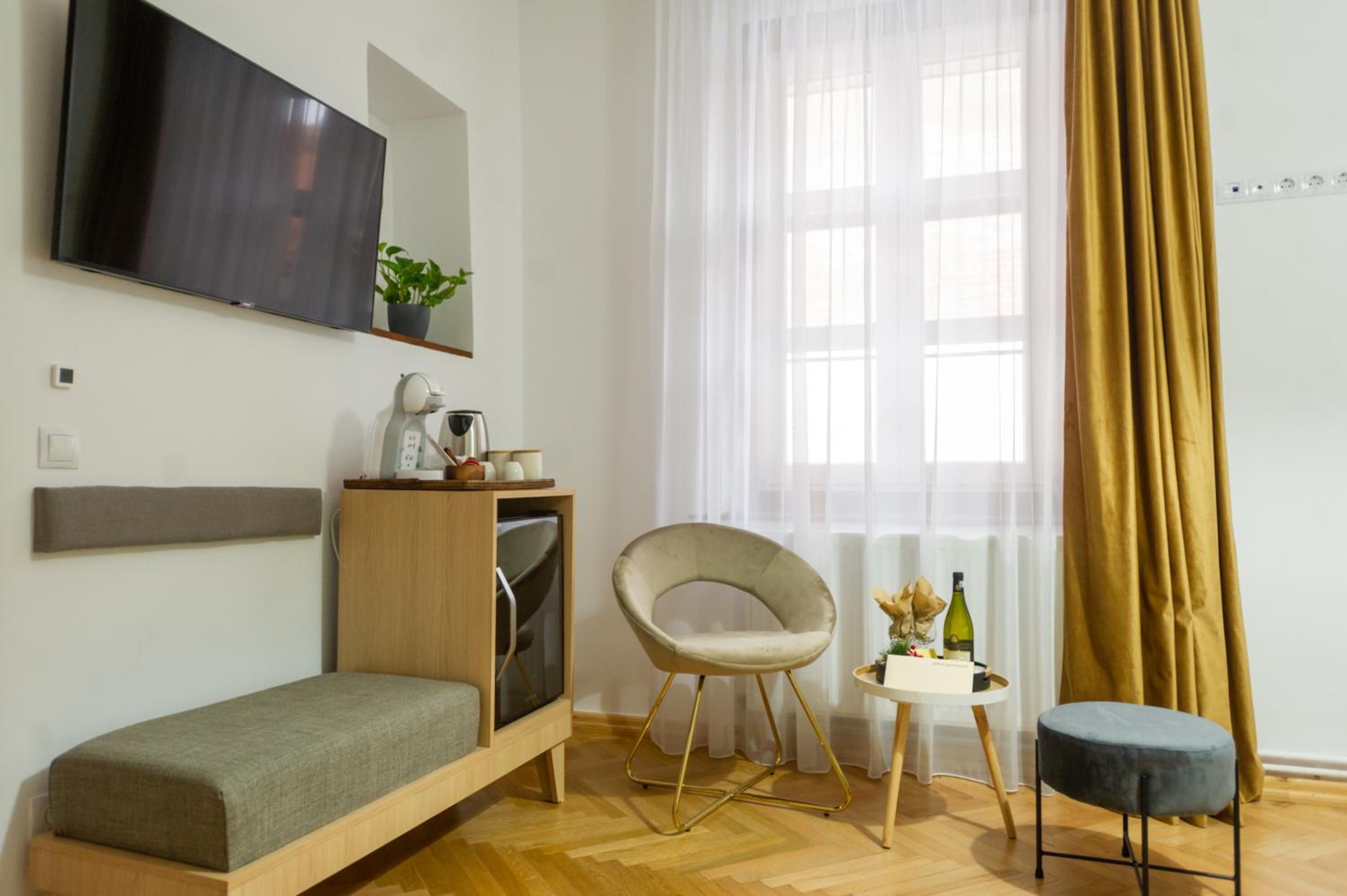 Standard Double Room - Photo 3