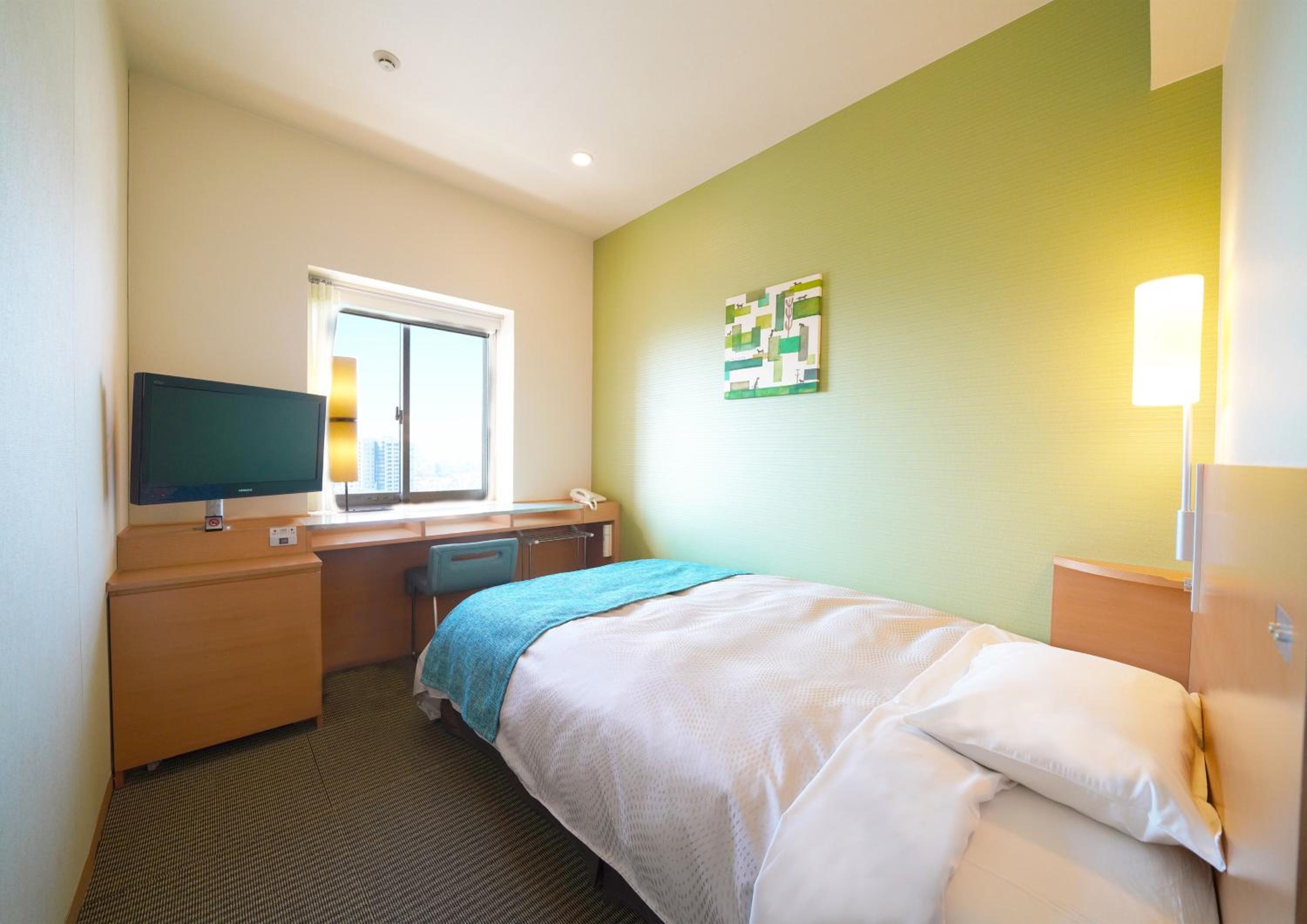 Single Room with Shower - Non-Smoking photo 3