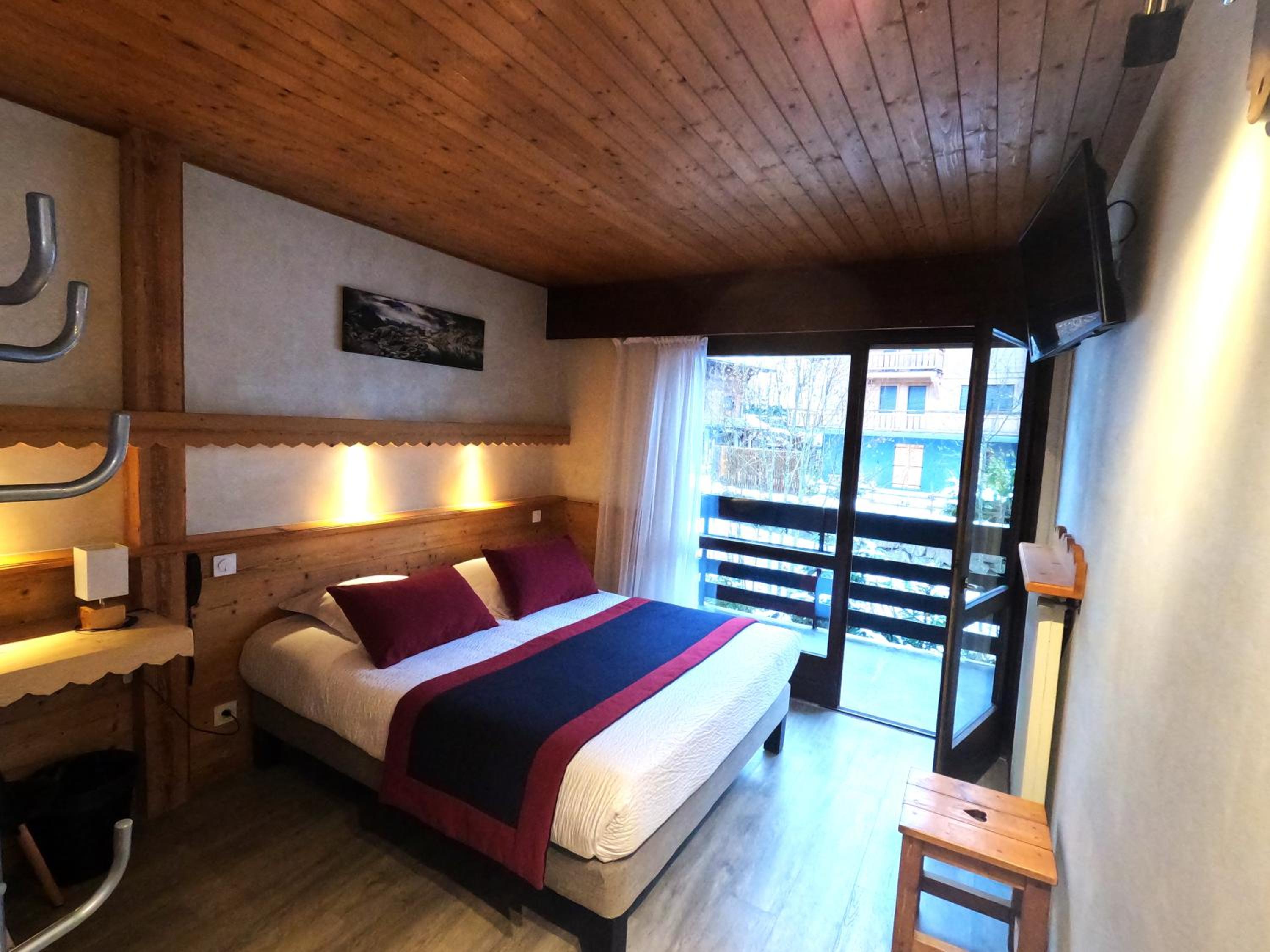 Double Room - Photo 14