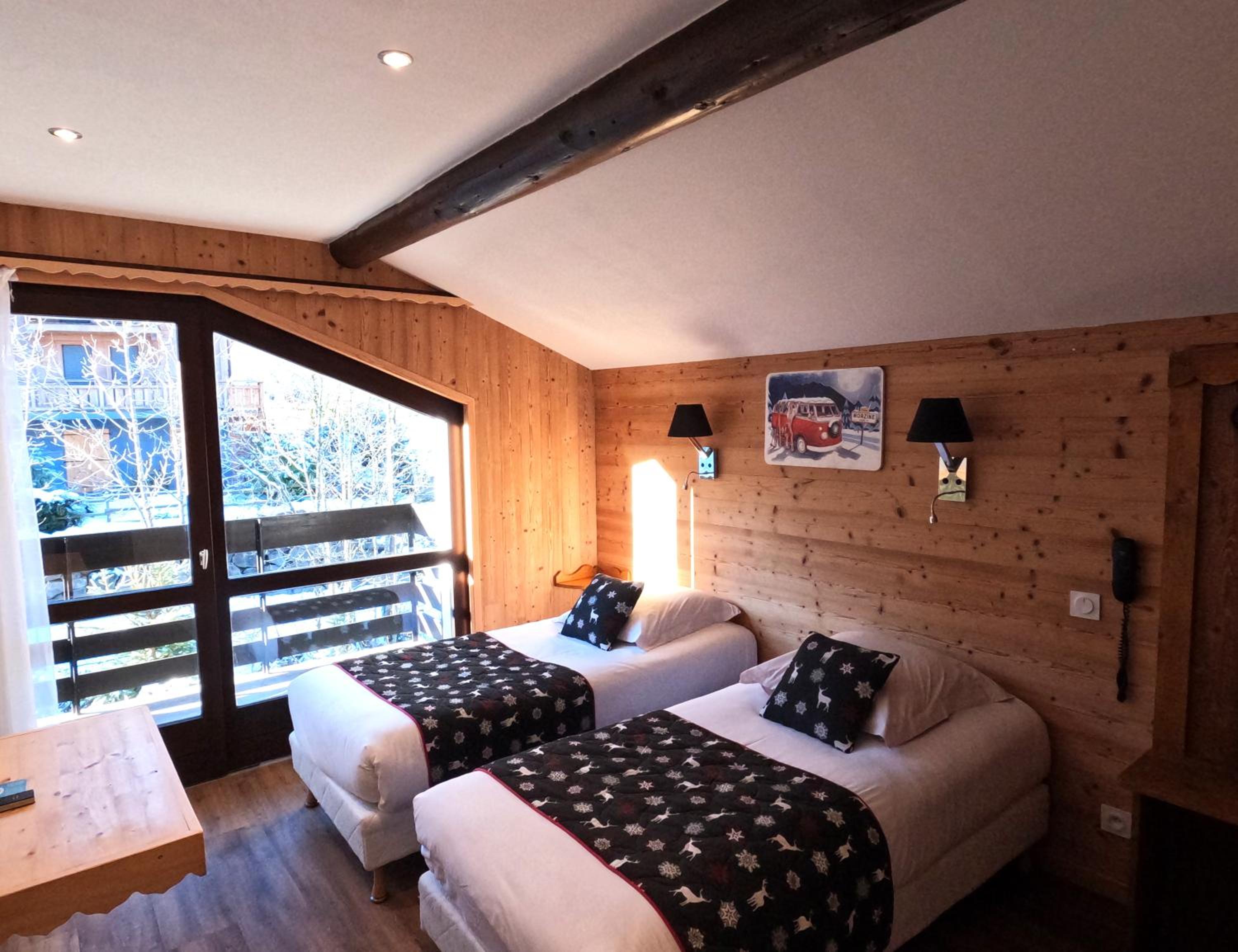 Twin Room - Photo 3