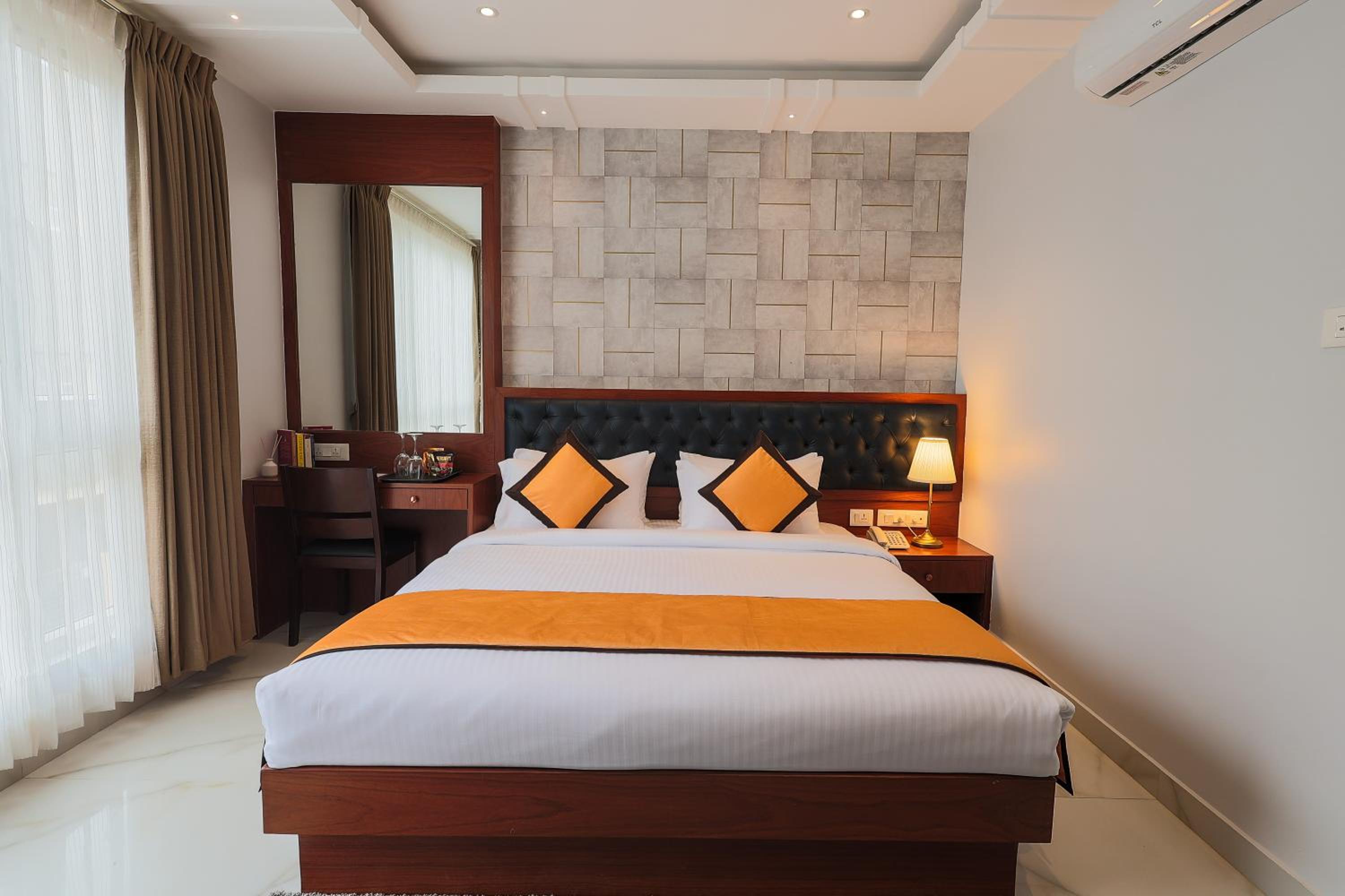 Deluxe Double Room - Photo 8