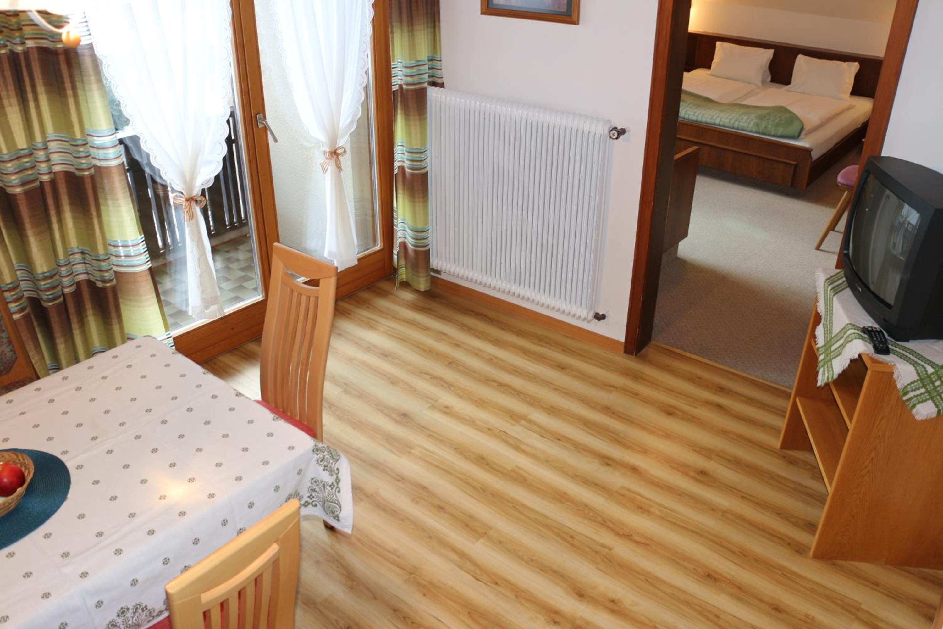 One-Bedroom Apartment with View photo 1