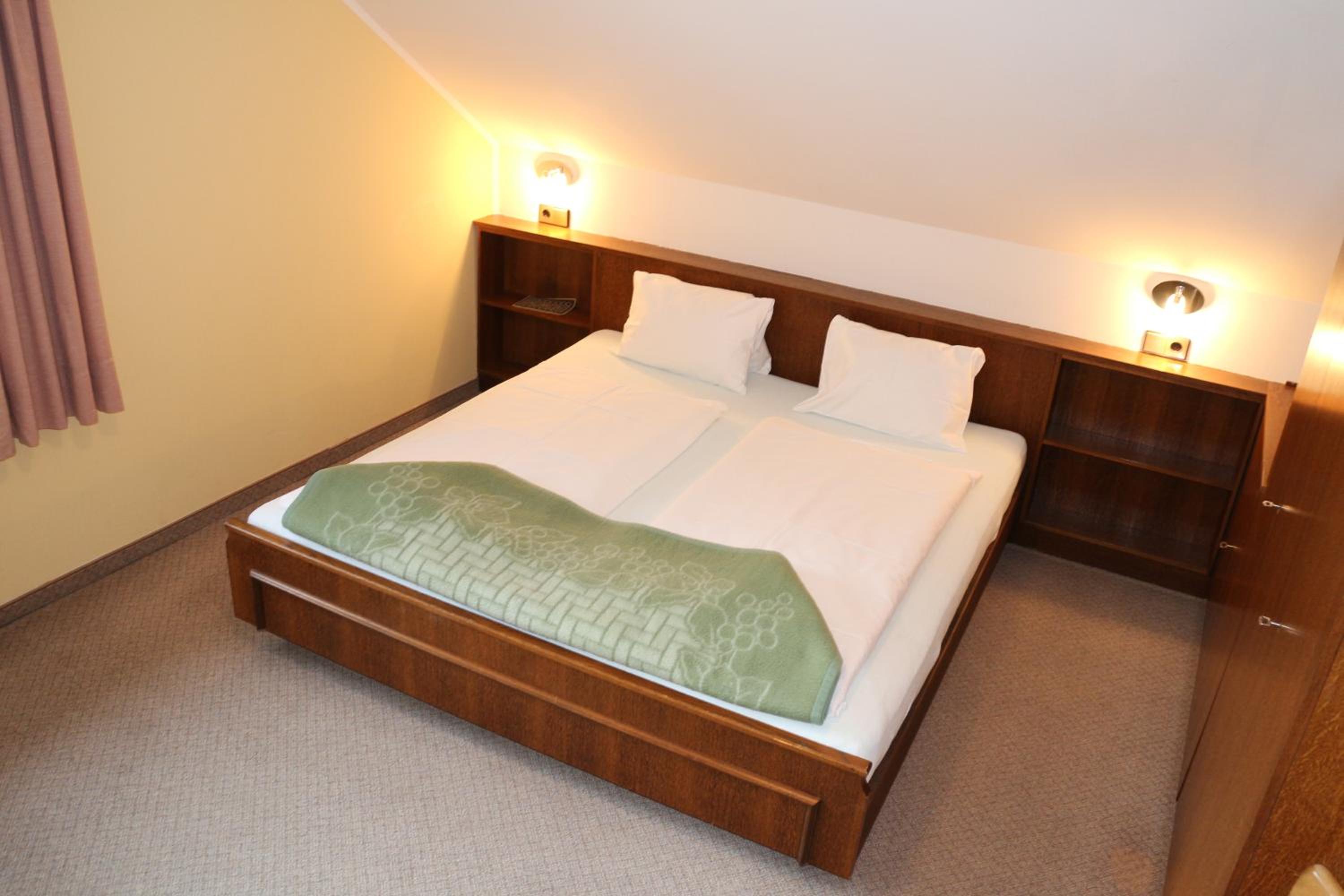Comfort Two-Bedroom Apartment with Balcony photo 2