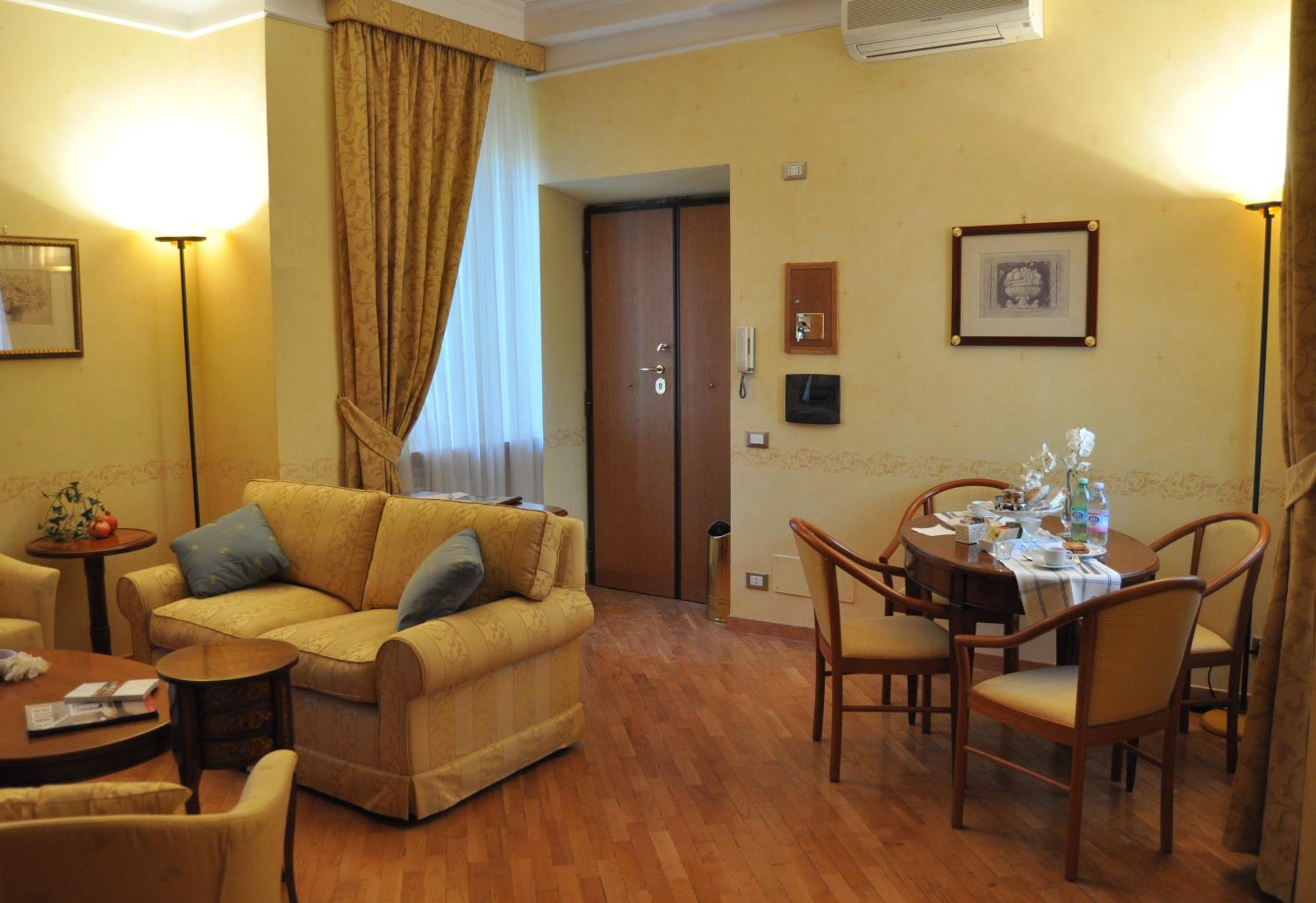 Comfort Suite (4 adults) photo 3