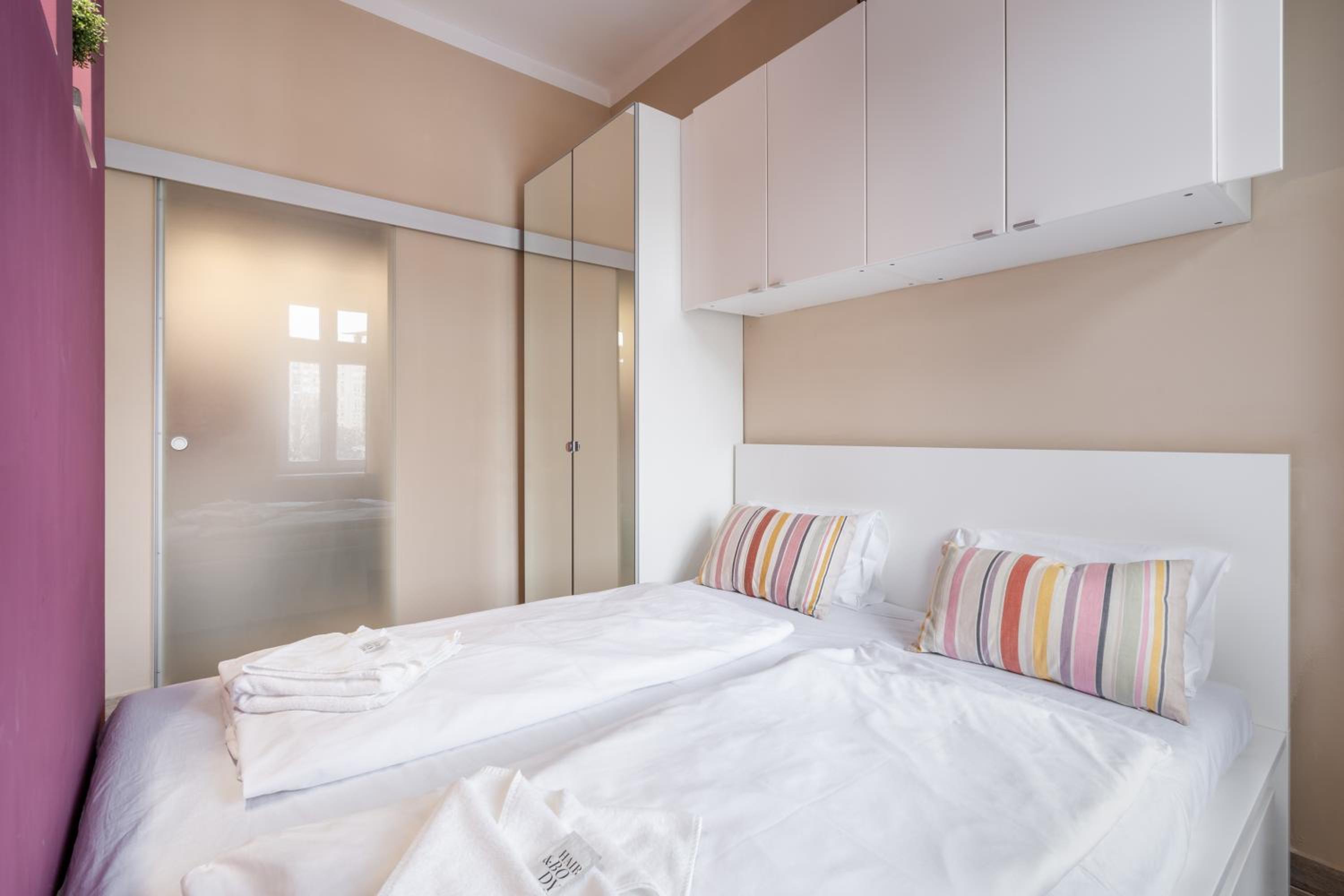 Studio Apartment - Photo 3