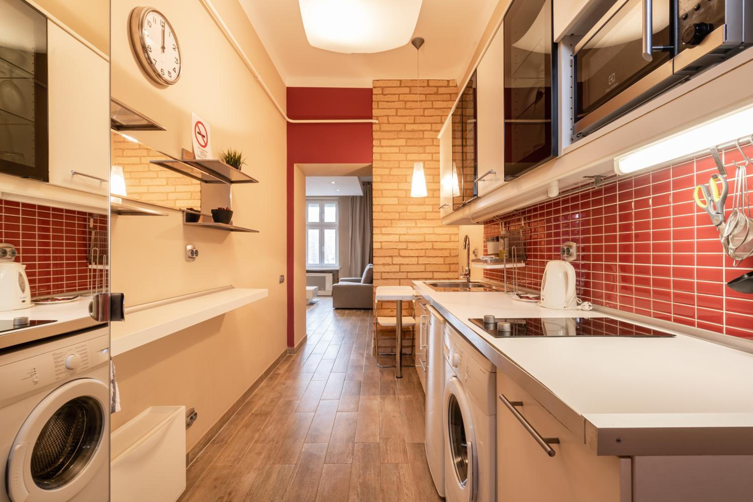 Studio Apartment - Photo 4