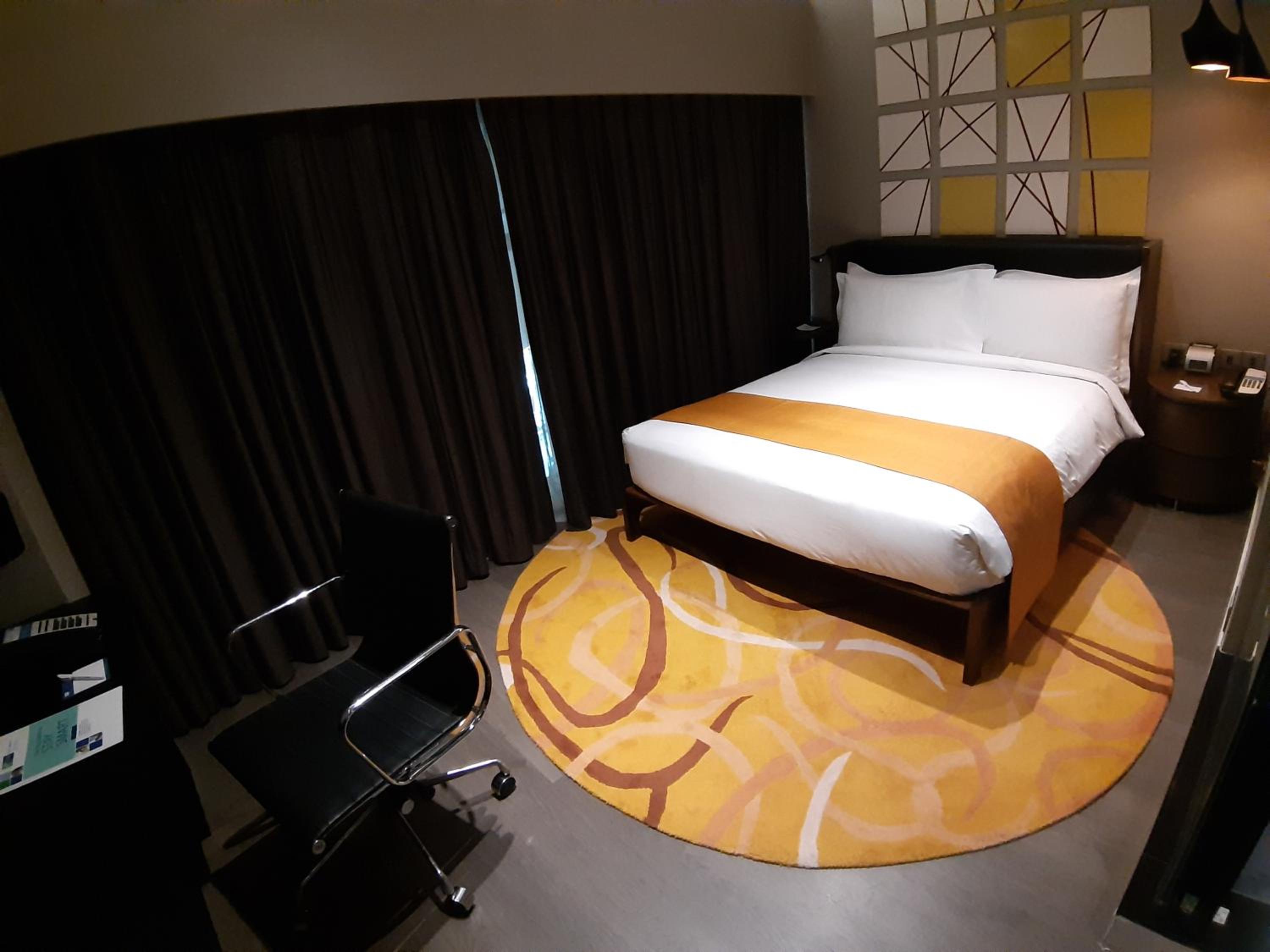Queen Room - Domestic Wing - Non Smoking - Photo 8