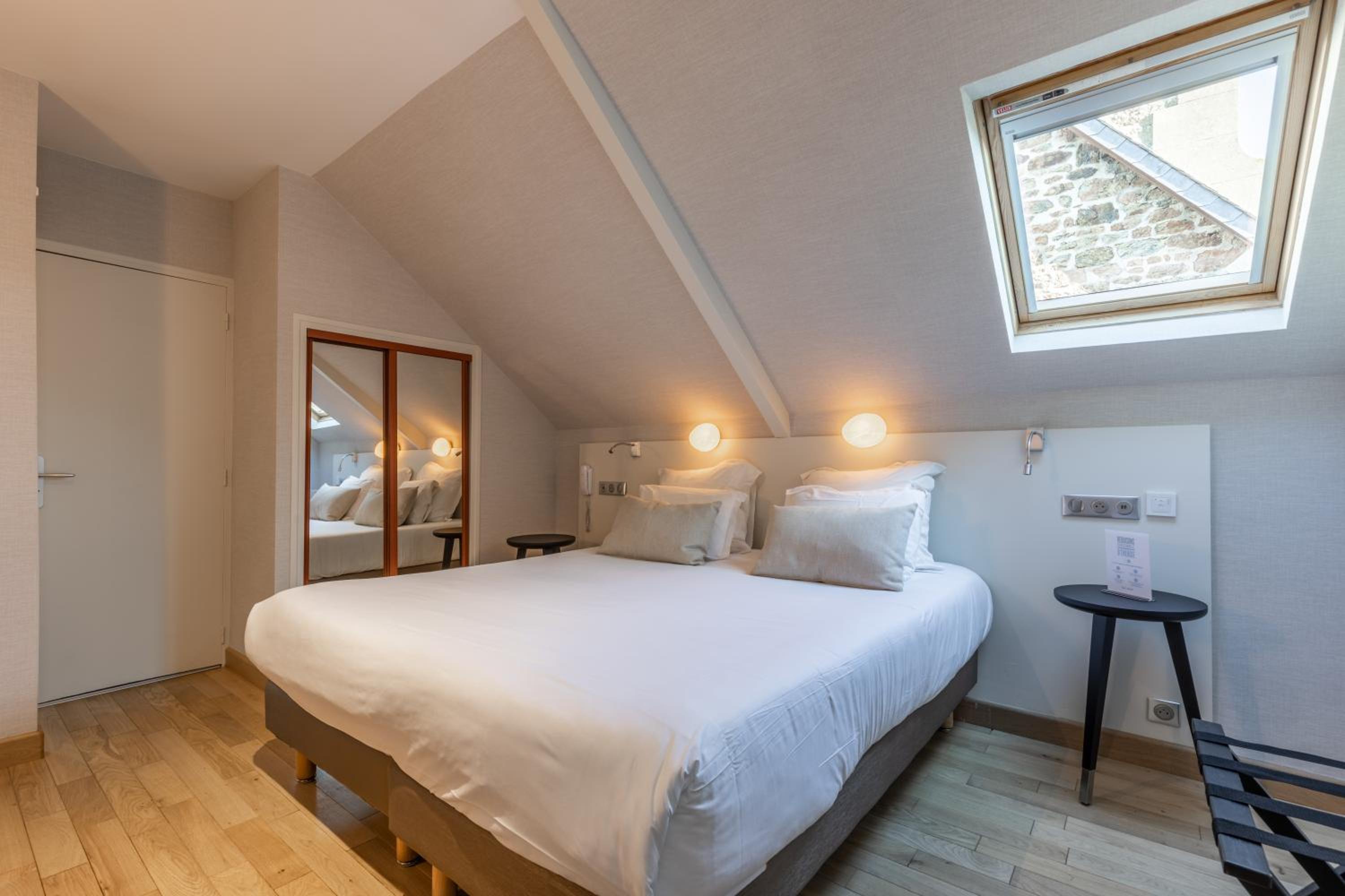 Standard Room (3 People)