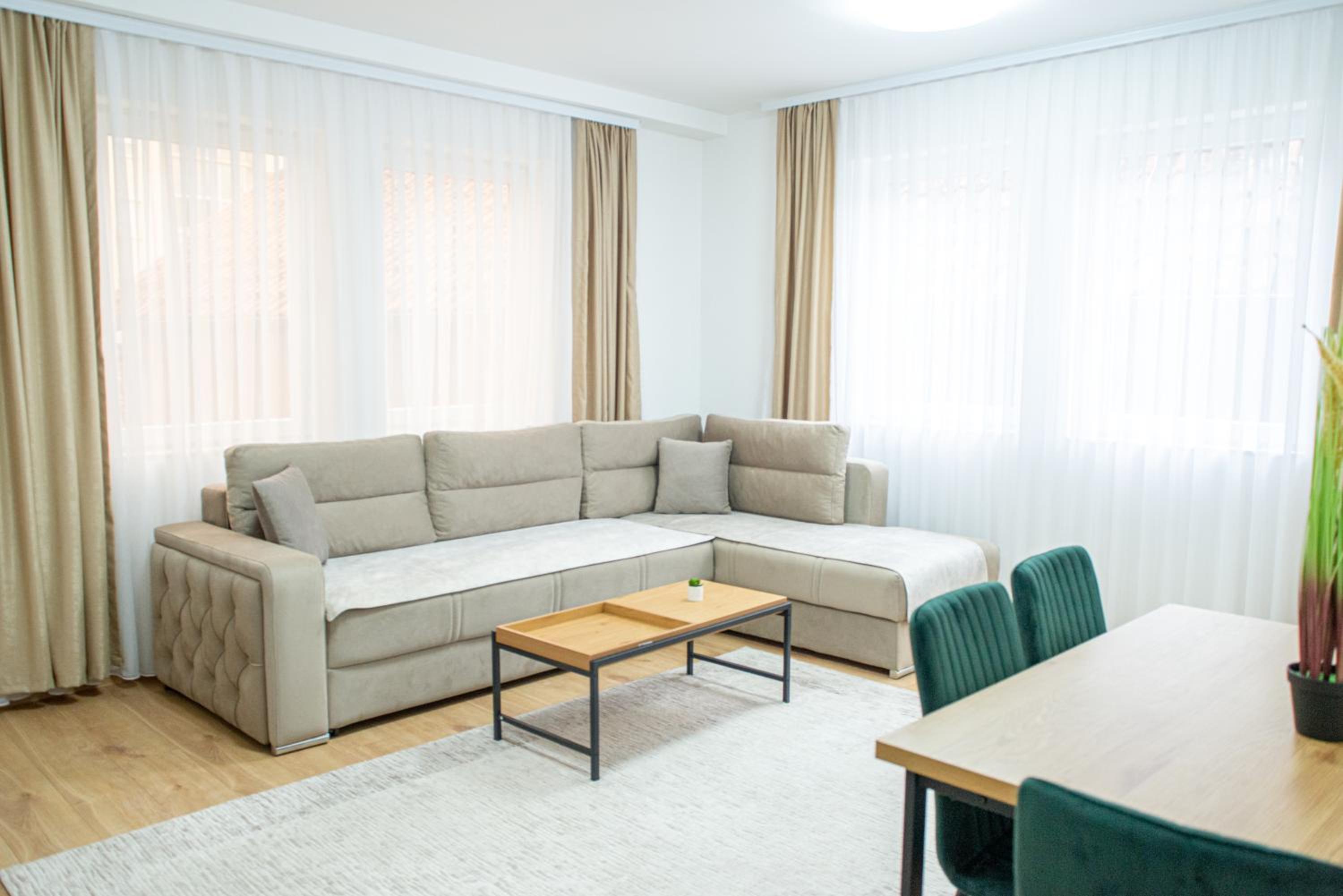 One-Bedroom Apartment photo 1