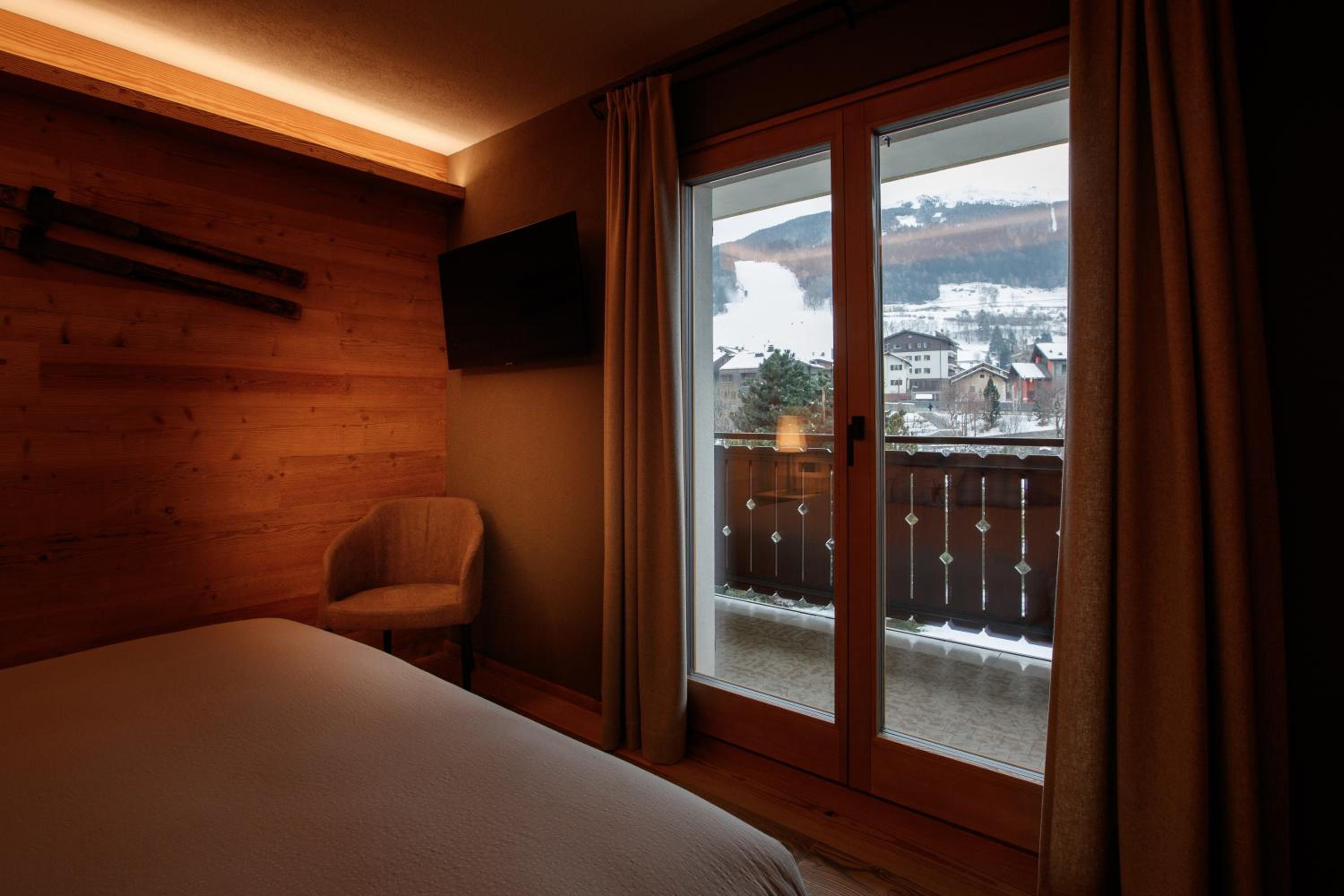 Superior Double or Twin Room with Mountain View