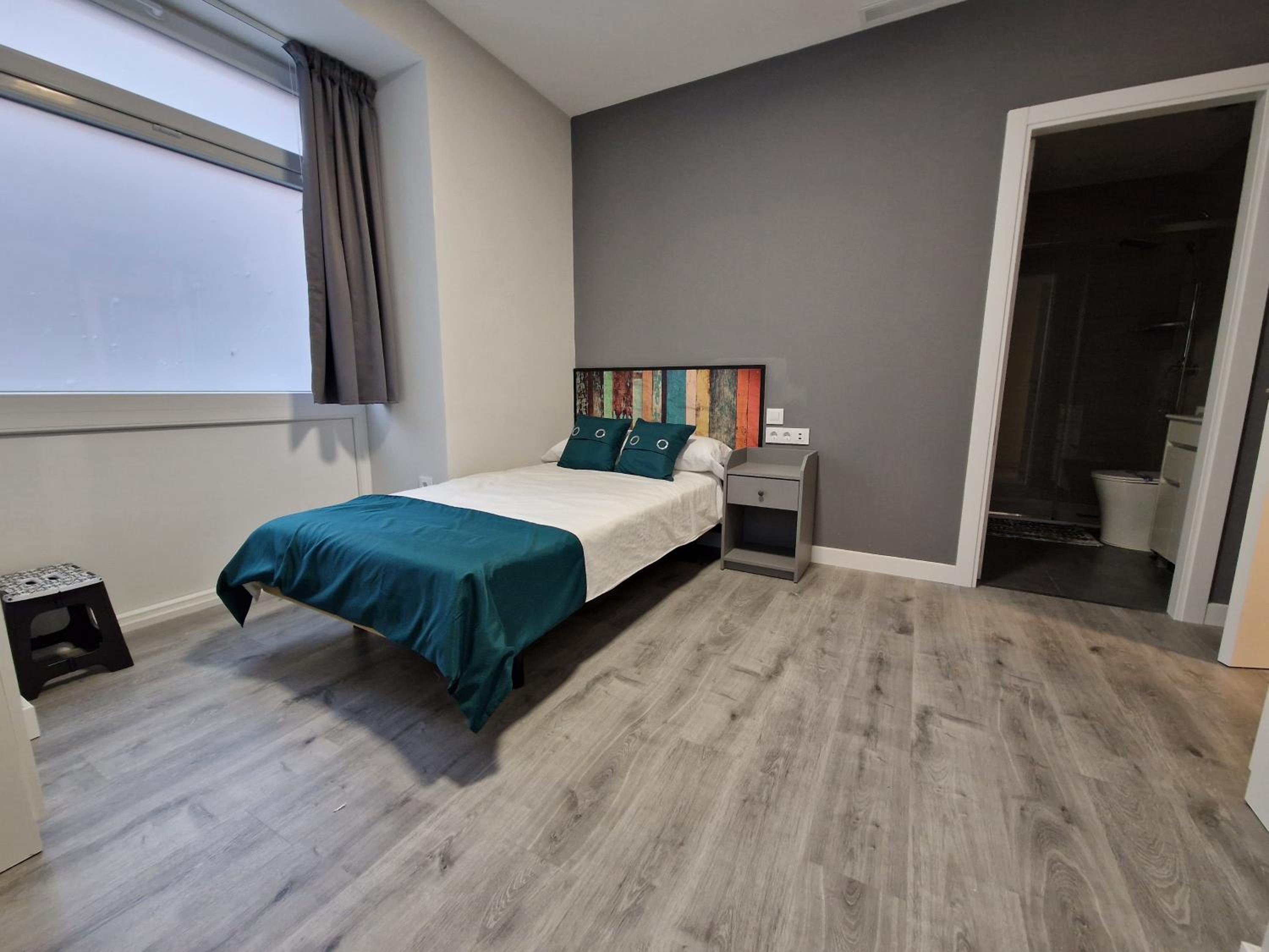 Single Room with Private Bathroom photo 3