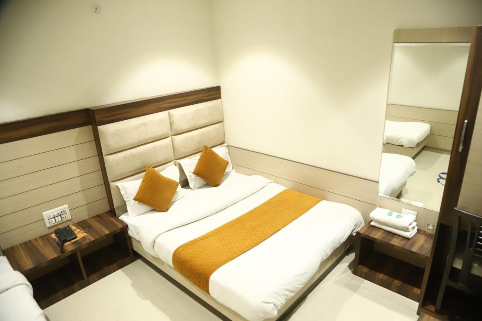 Deluxe Triple Room - Photo 12