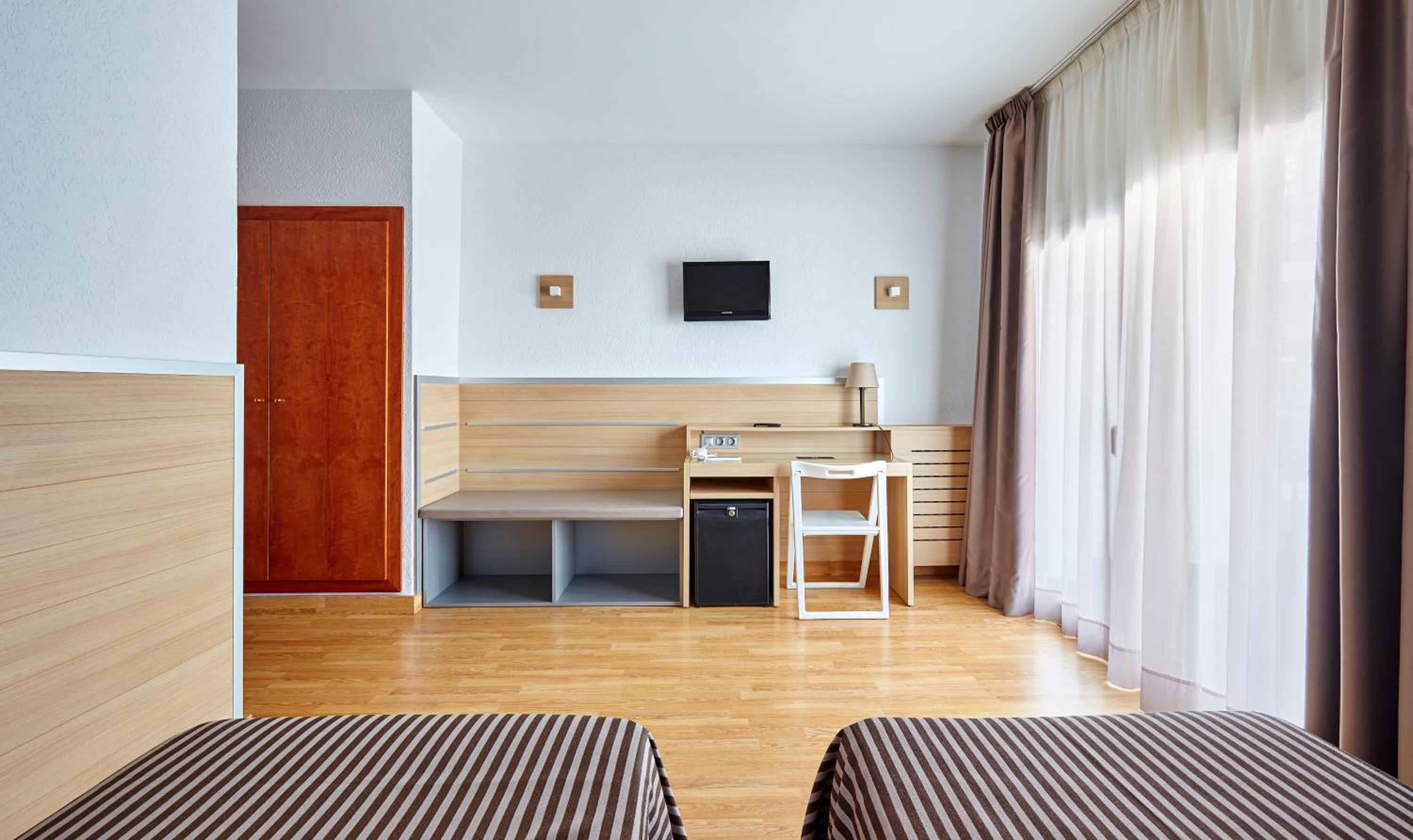 Standard Double or Twin Room - Photo 4