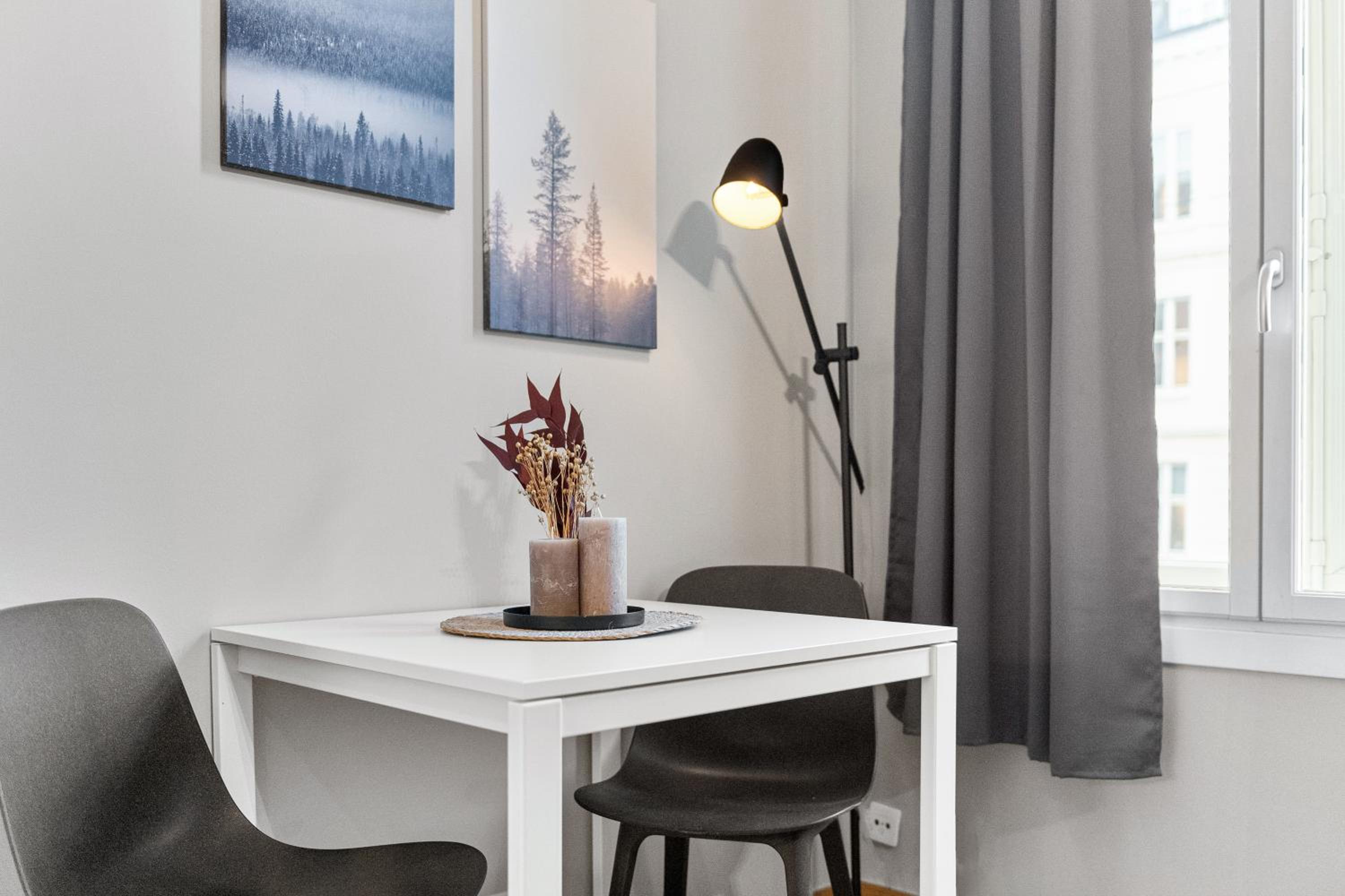 Studio - Photo 11