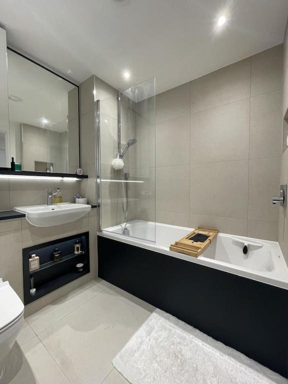 One-Bedroom Apartment photo 2