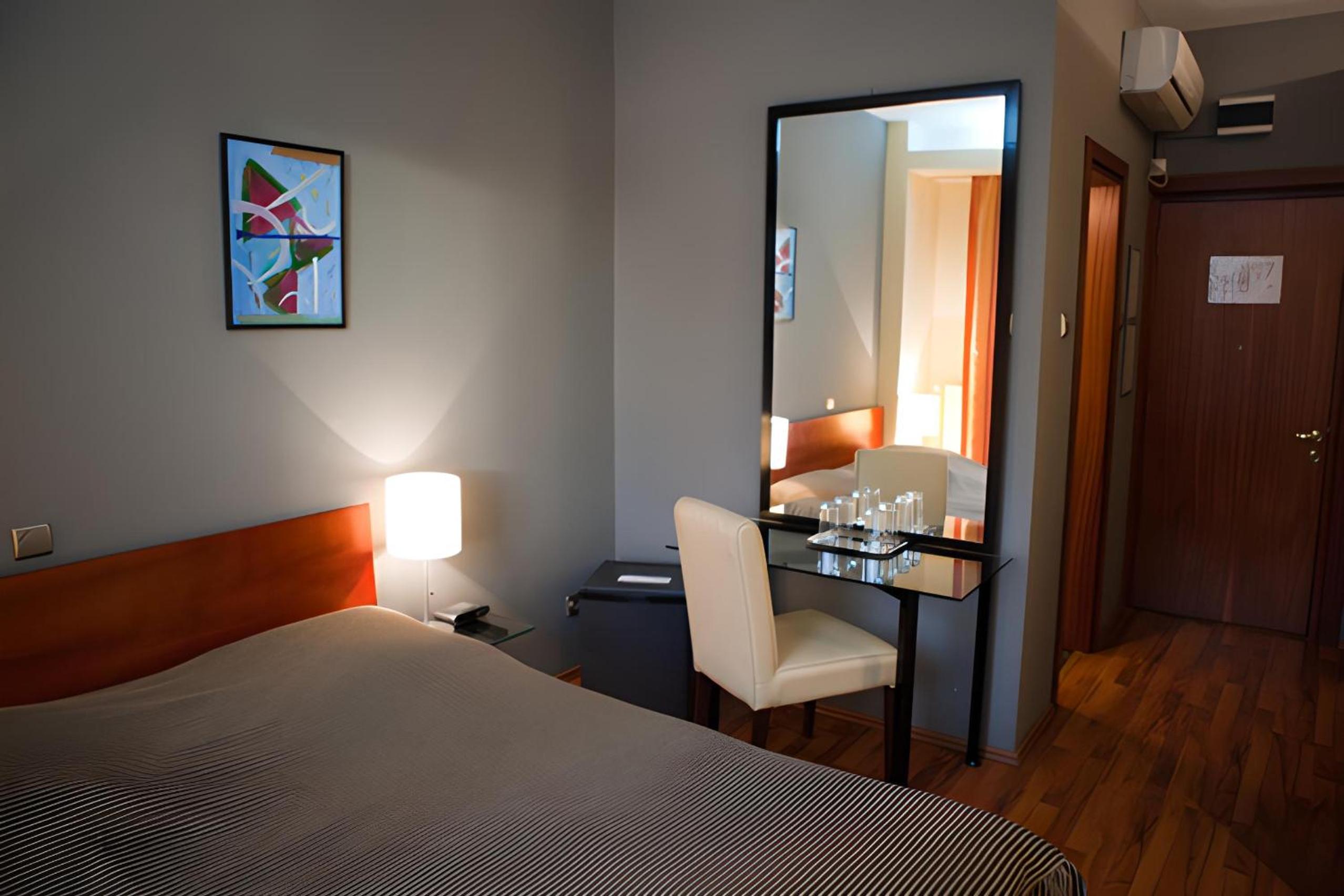 Double Or Twin Room photo 1