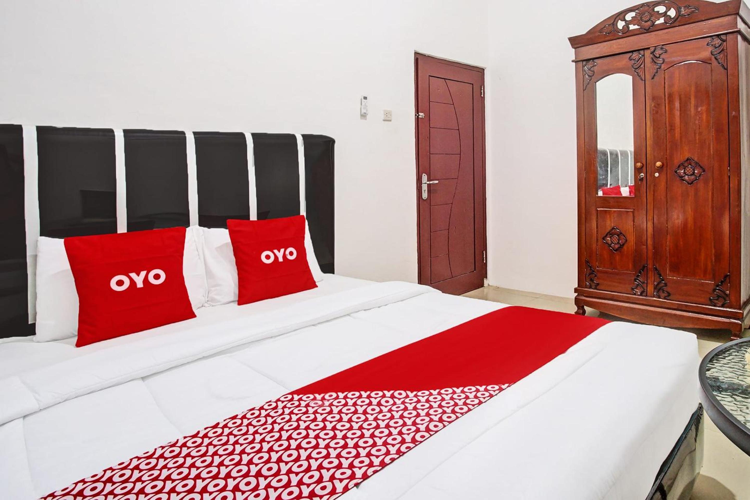 Deluxe King Room photo 2